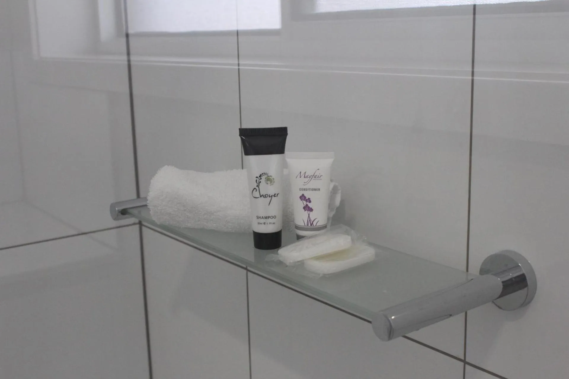 Bathroom in Cardigan Lodge