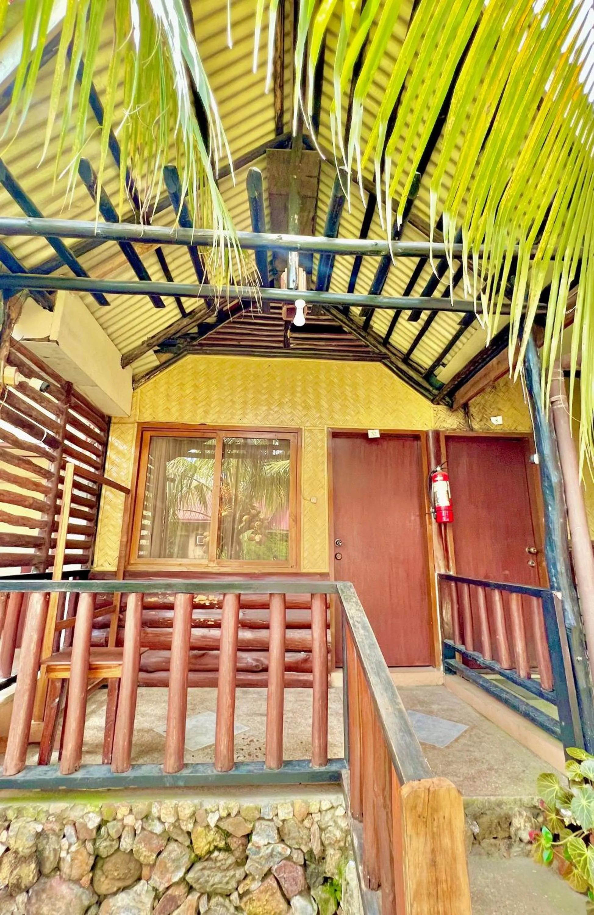 Property building in Novie's Tourist Inn