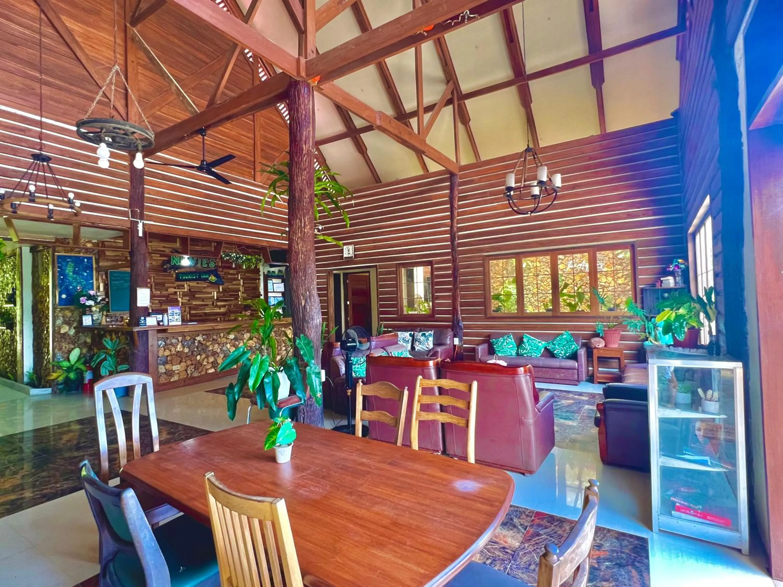 Lobby or reception, Restaurant/Places to Eat in Novie's Tourist Inn