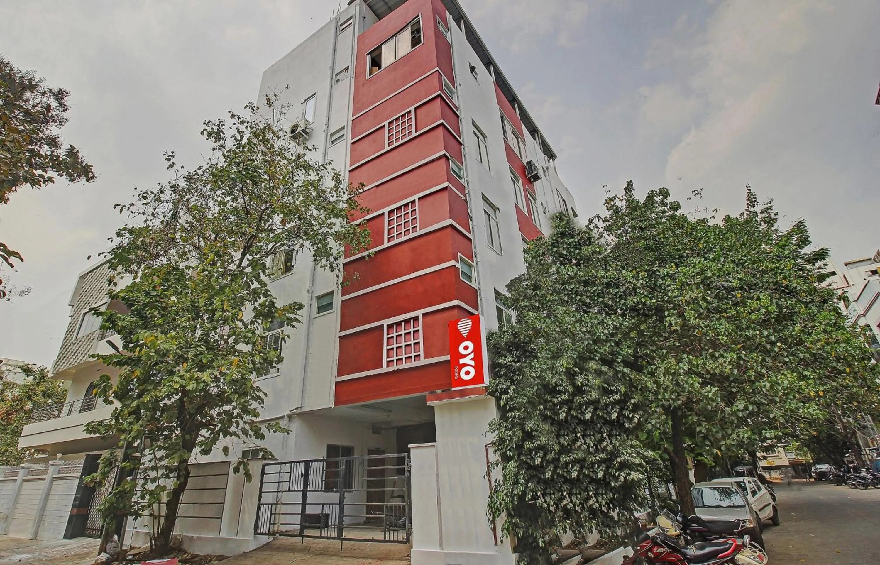 Facade/entrance in Hotel O Sri Residency Near Hyderabad Central