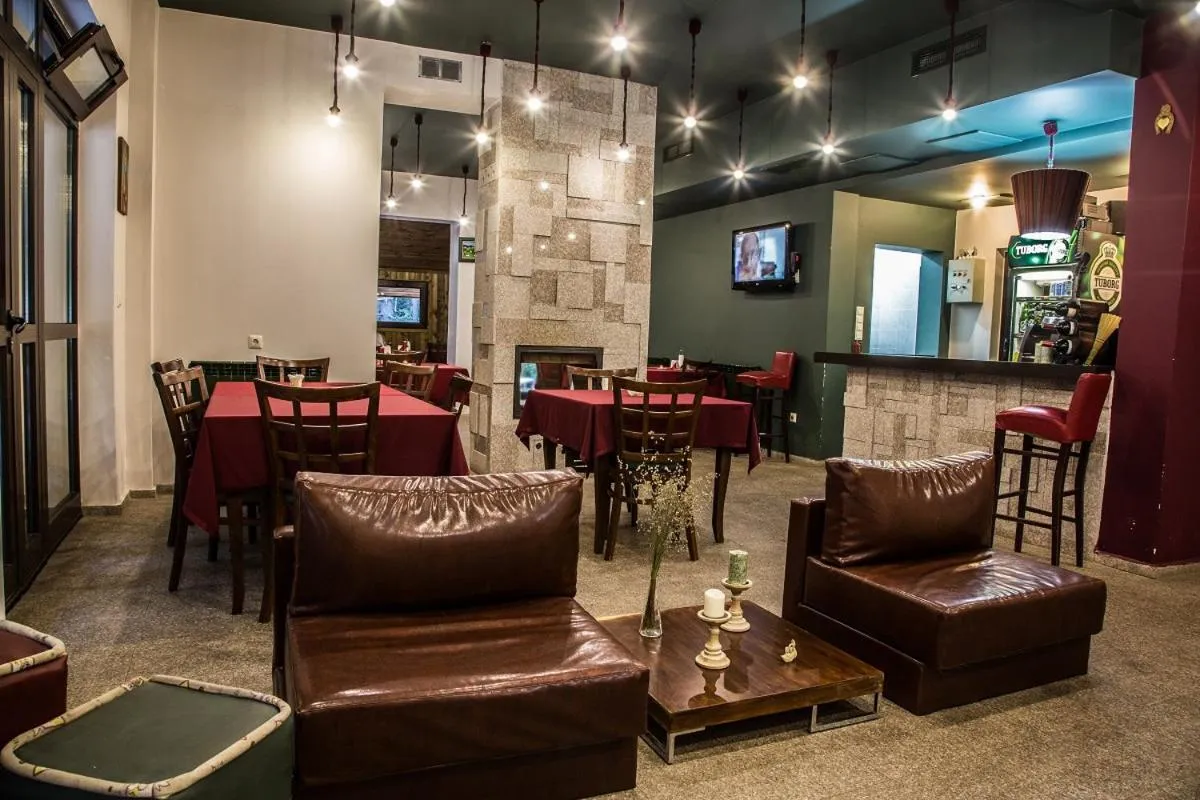 Restaurant/places to eat in RILA 6ATO Hotel & Restaurant