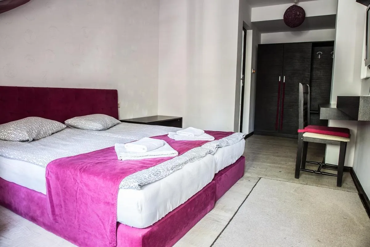 Bed in RILA 6ATO Hotel & Restaurant