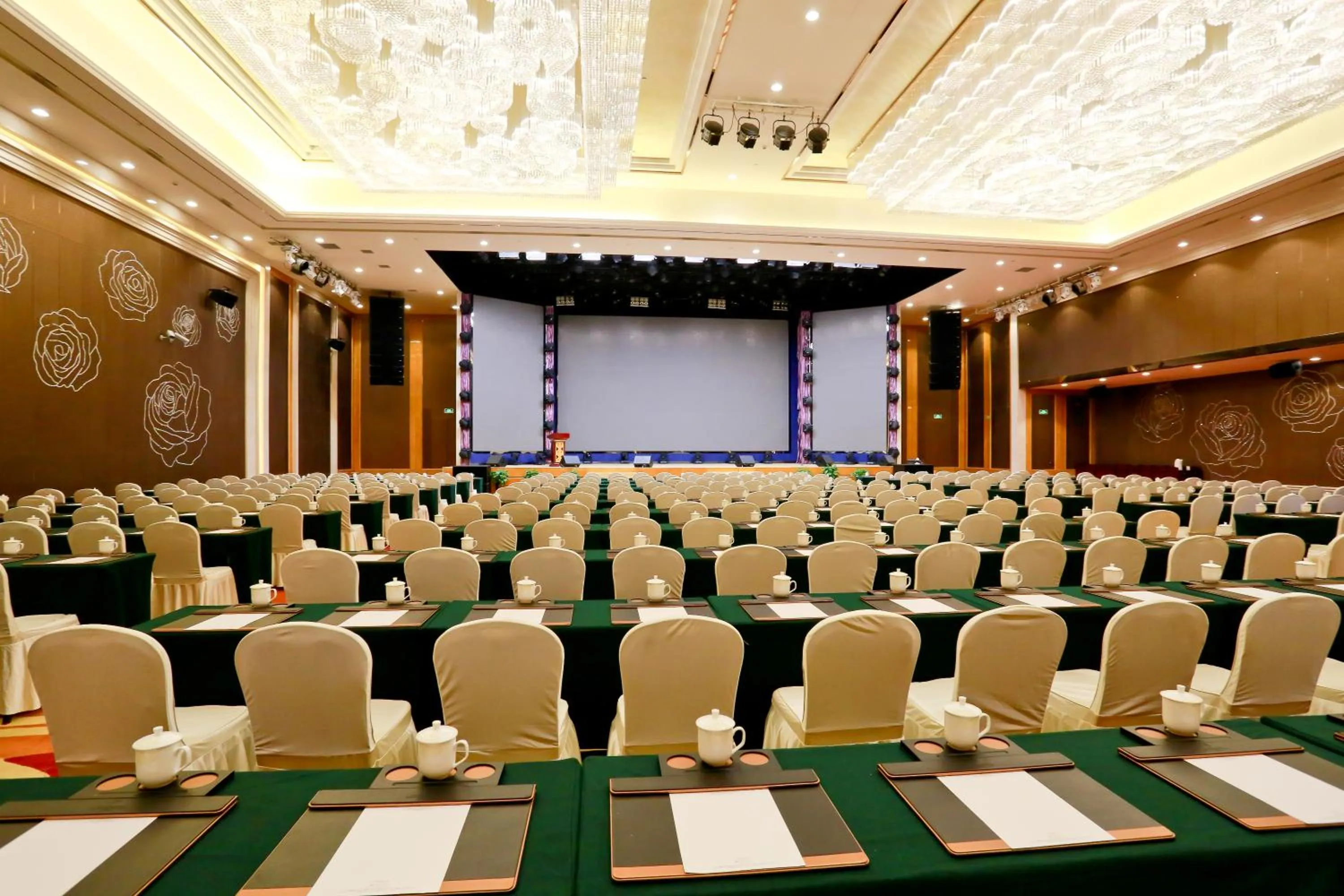 Business facilities in JinJiang International Hotel Urumqi