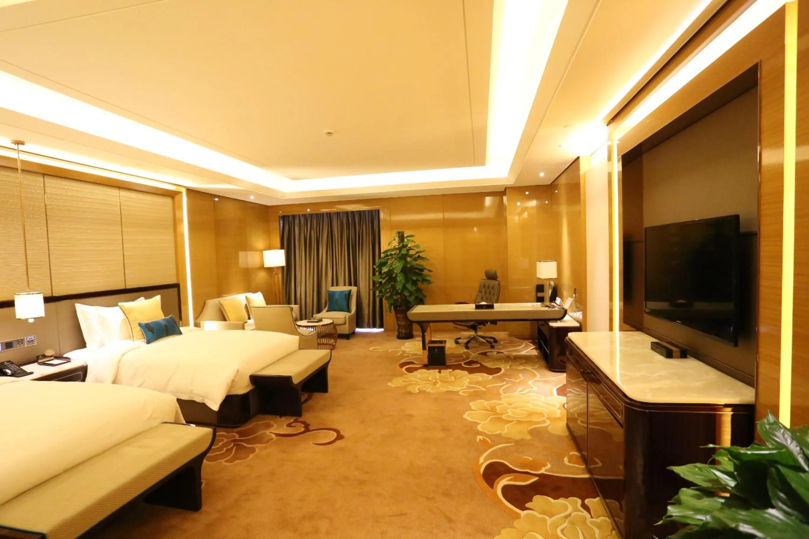 Bedroom, Bed in JinJiang International Hotel Urumqi