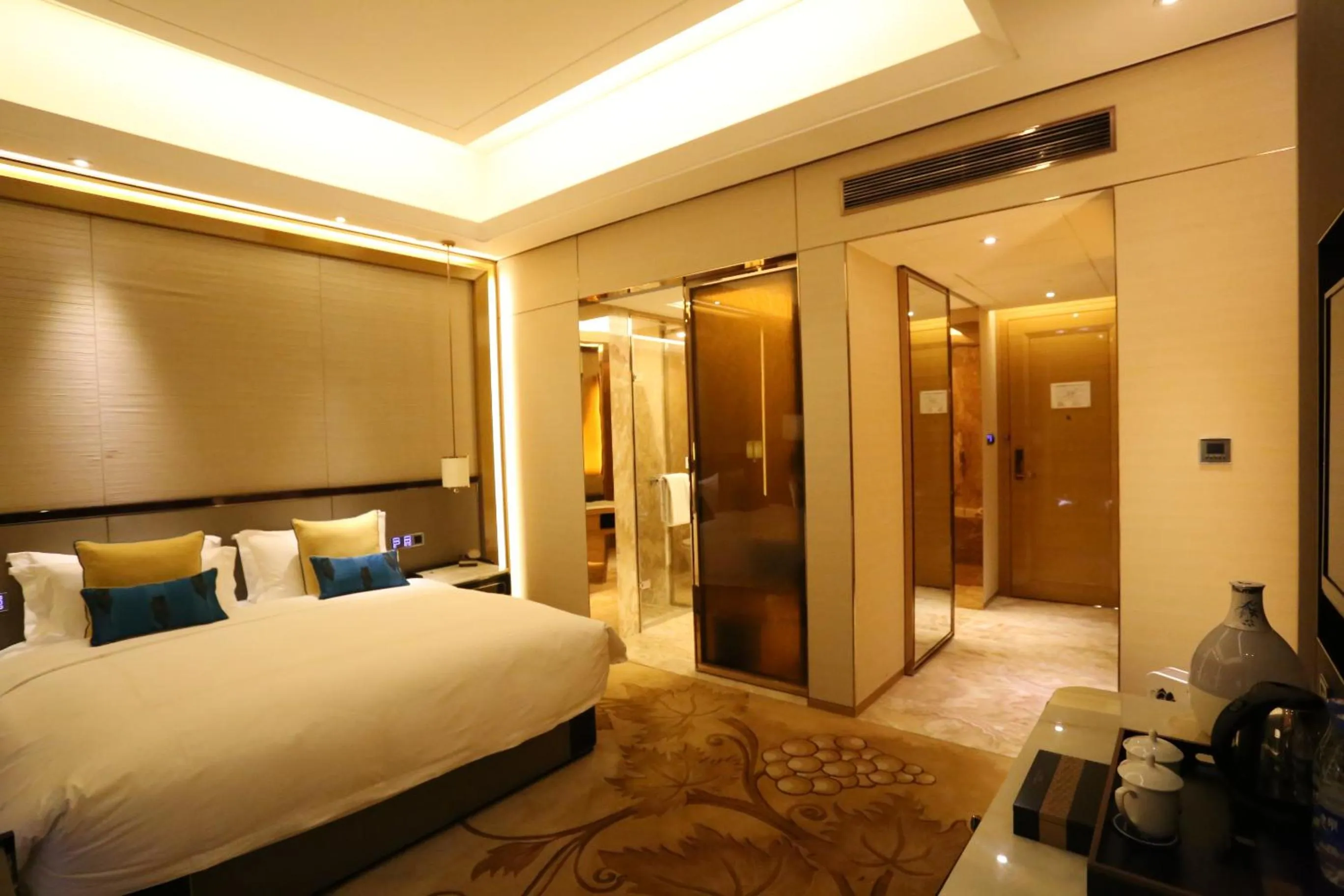 Bed in JinJiang International Hotel Urumqi