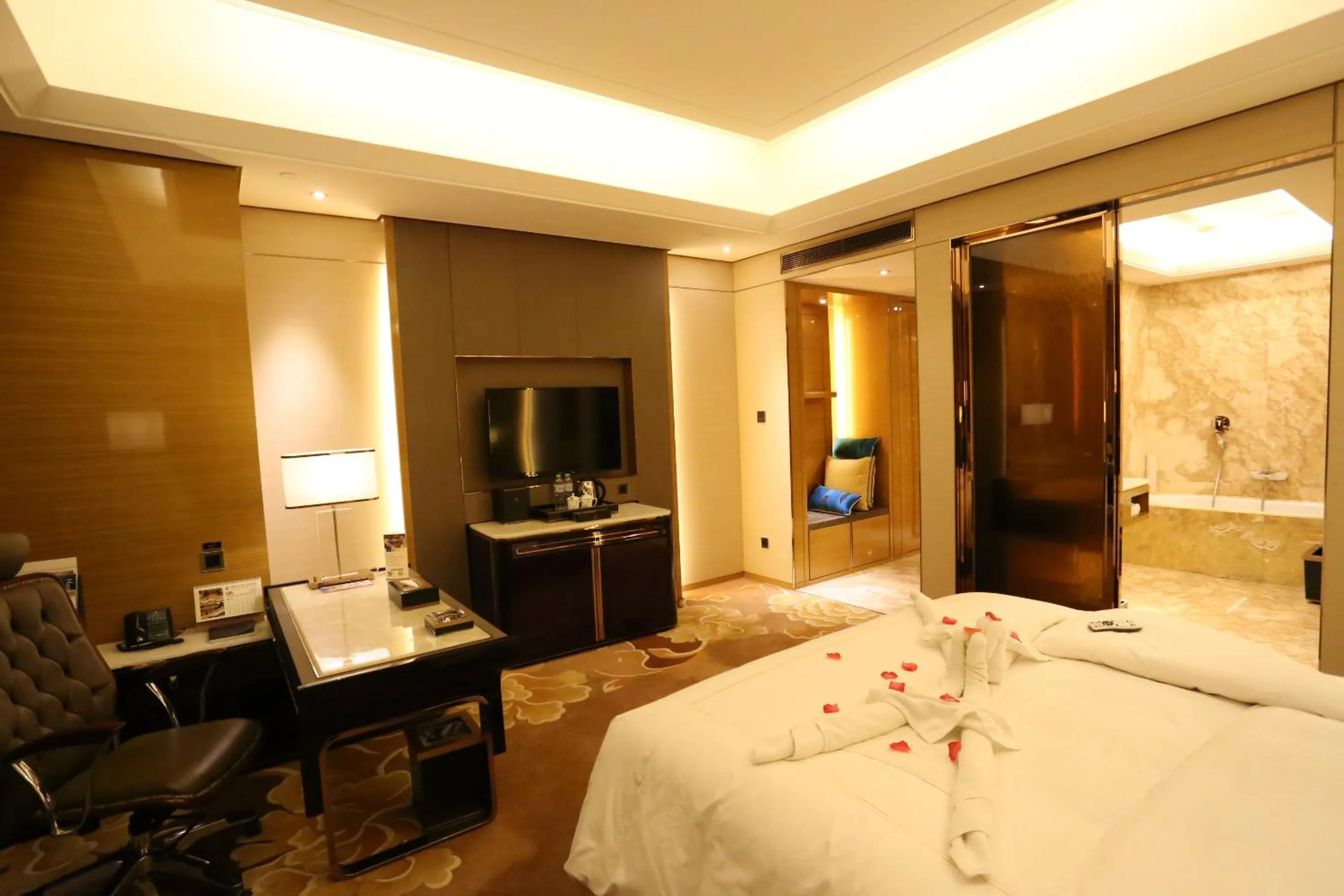 Bed in JinJiang International Hotel Urumqi