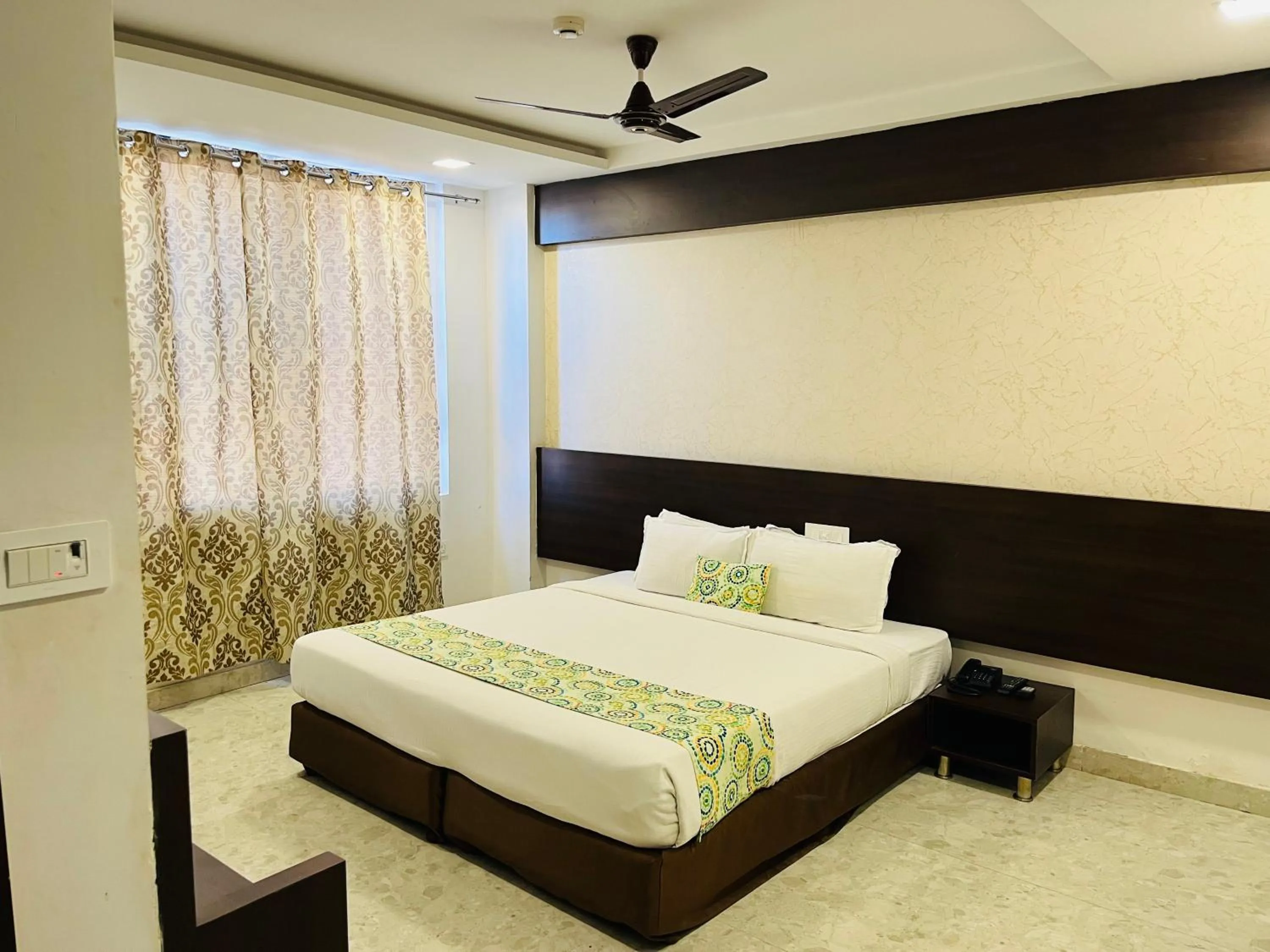 Bed in Hotel Elite By Signature Group