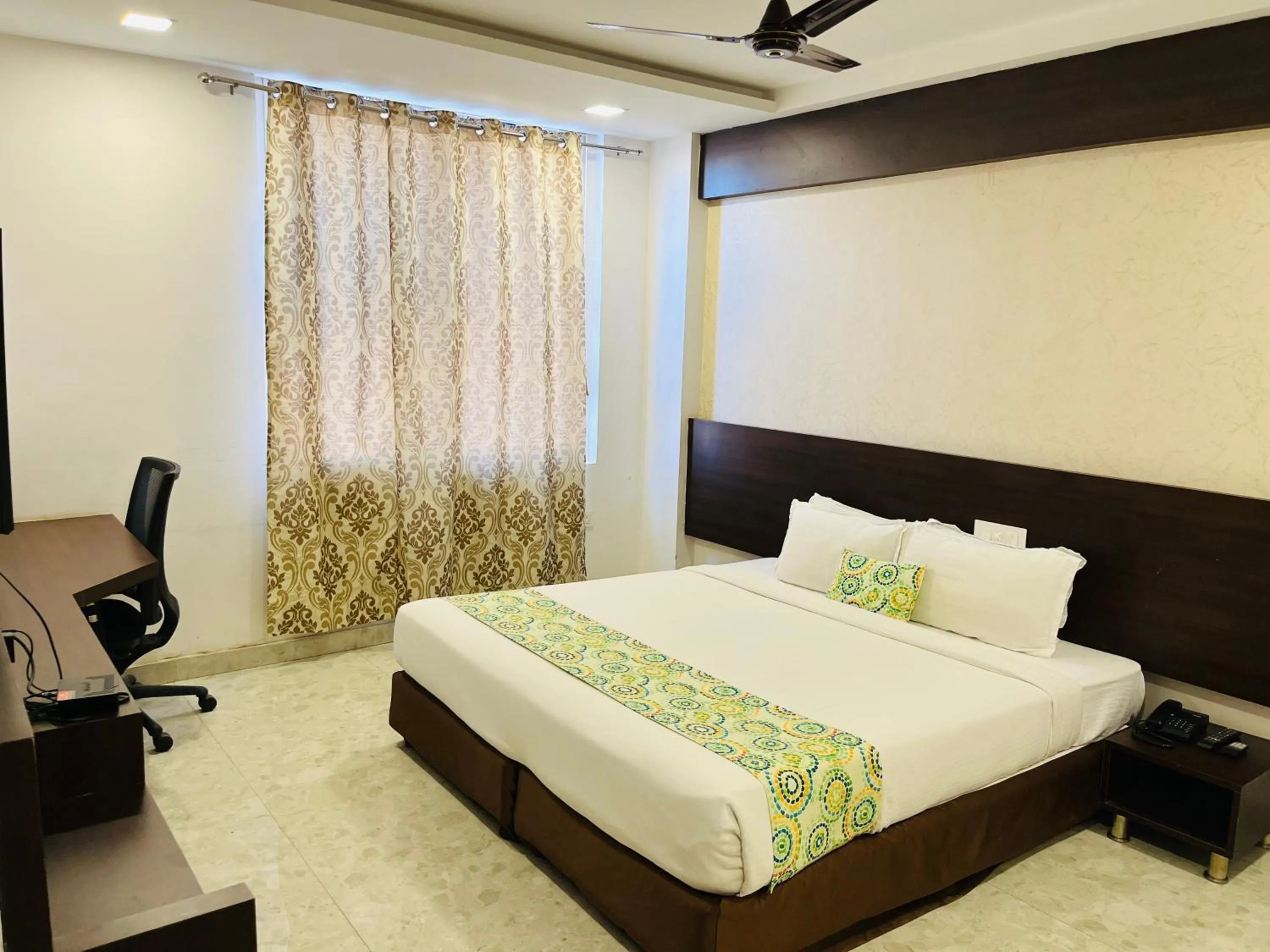 Bed in Hotel Elite By Signature Group