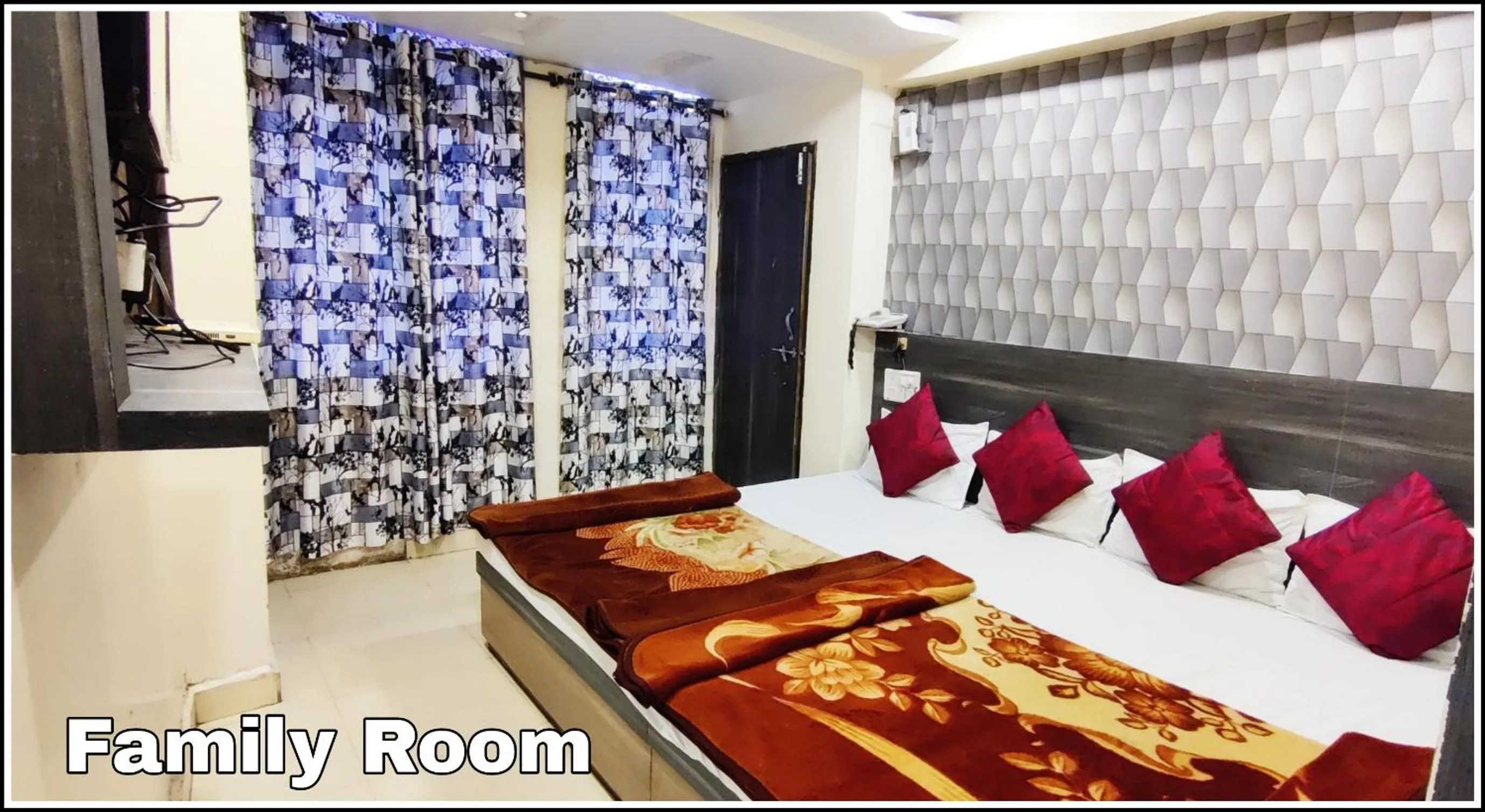 Photo of the whole room, Bed in Hotel Satpura Safari