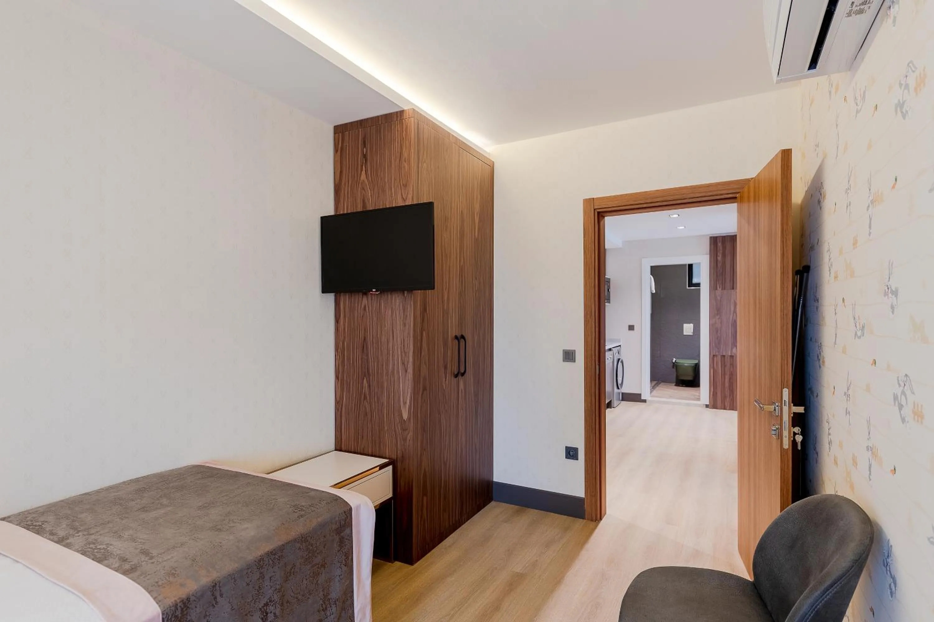 Bedroom, Bed in Sealife Royal