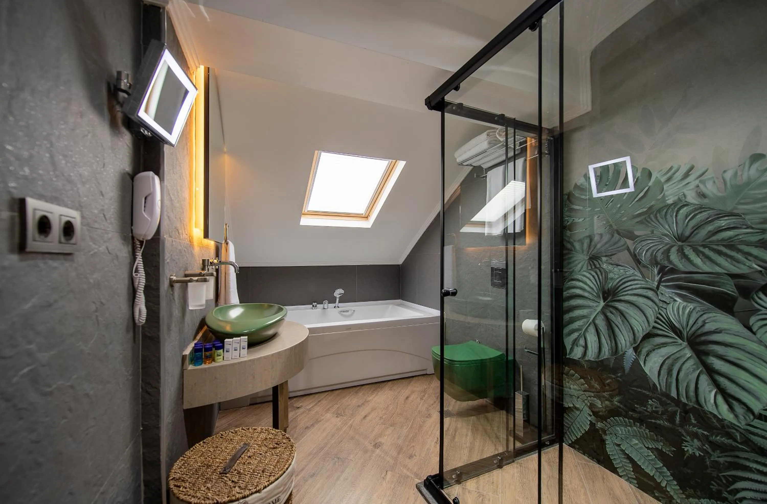 Bathroom, Bed in Sealife Royal