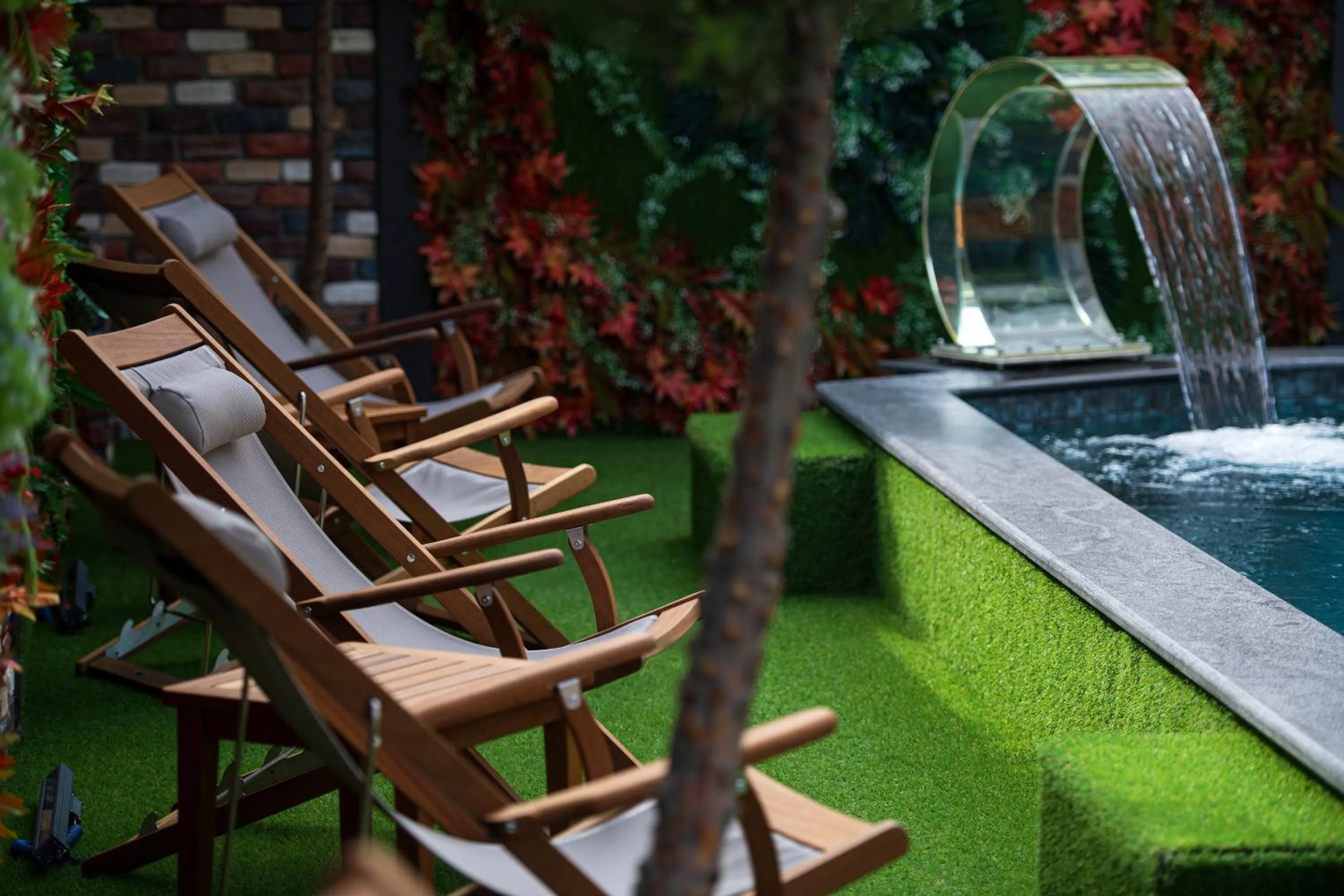 Swimming pool in Sealife Royal