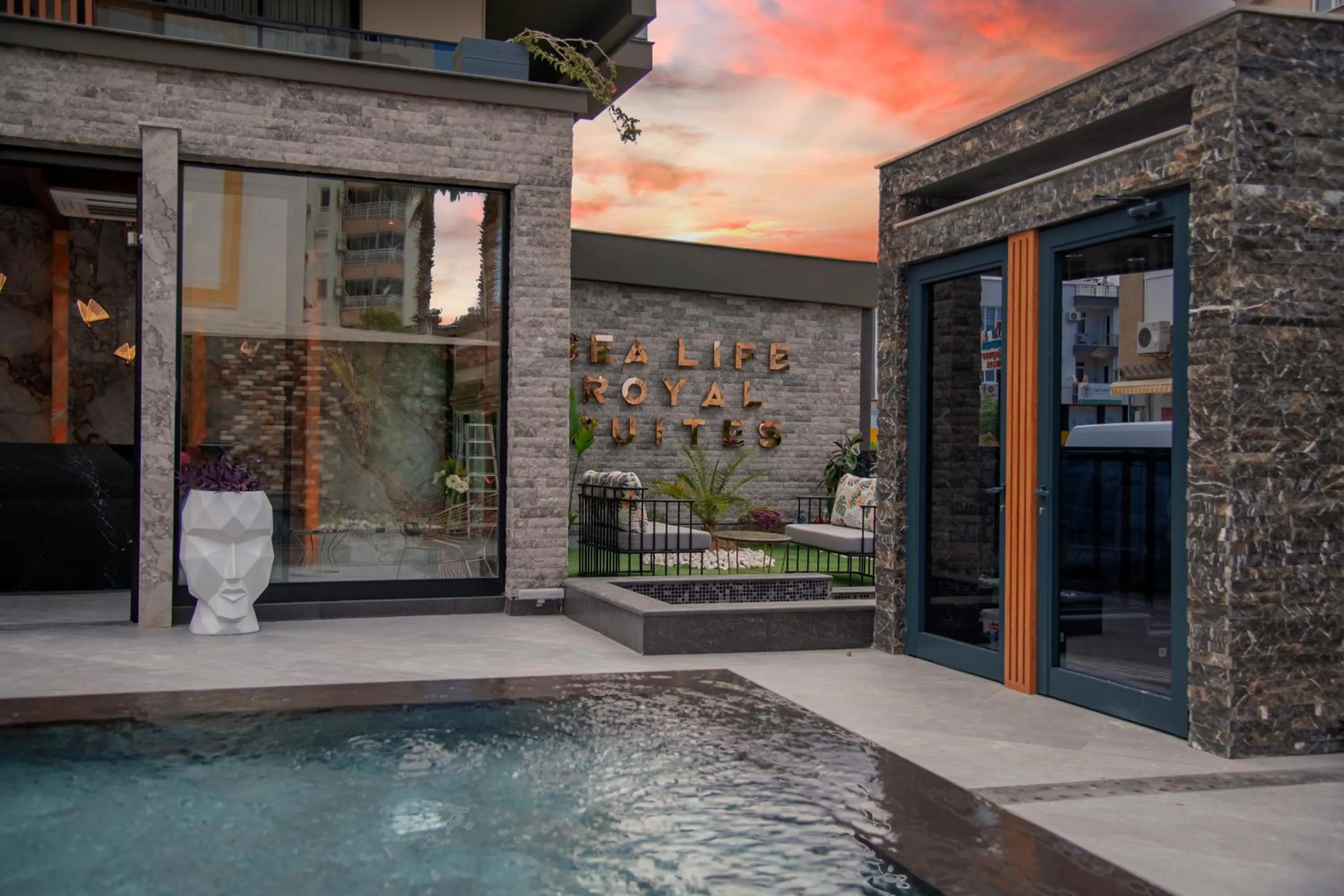 Property building in Sealife Royal