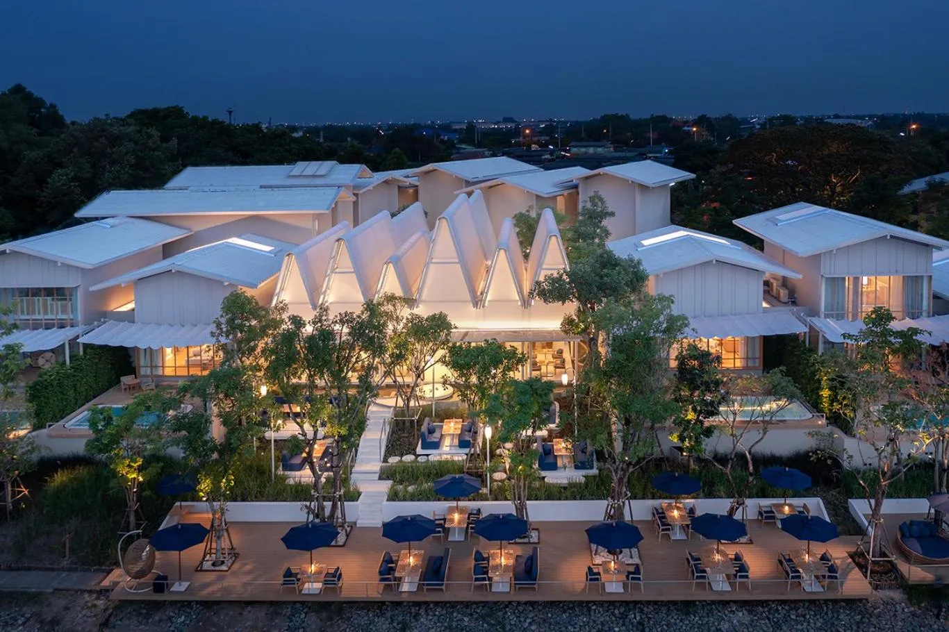 Property building in Sala Bang Pa-In