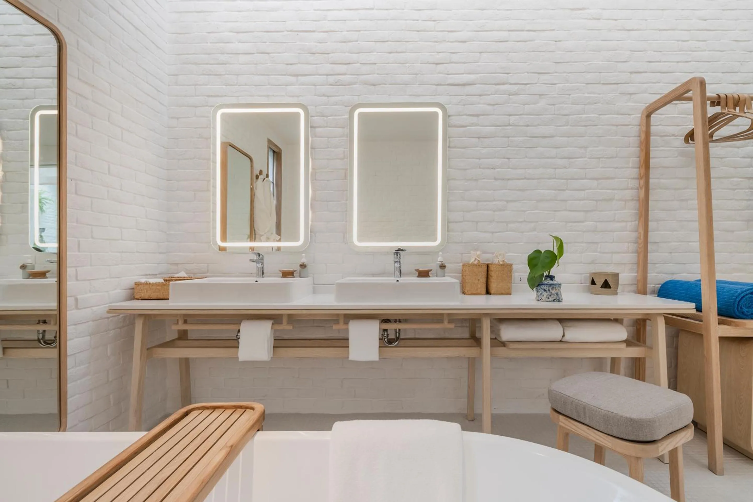 Living room in Sala Bang Pa-In