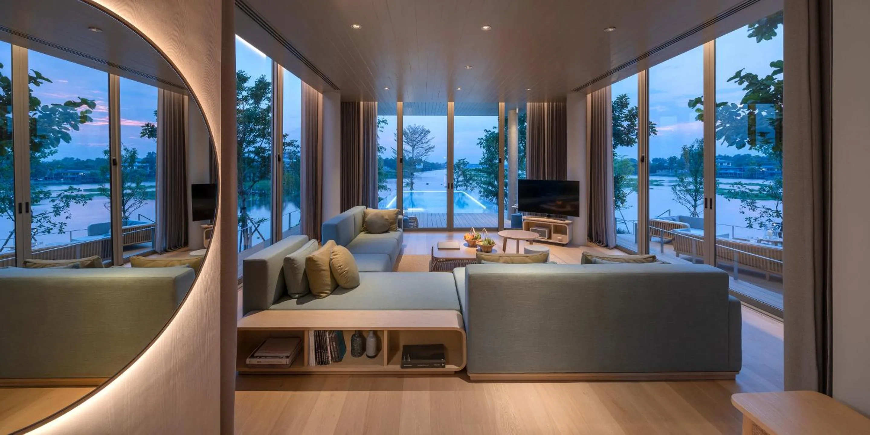 Living room in Sala Bang Pa-In