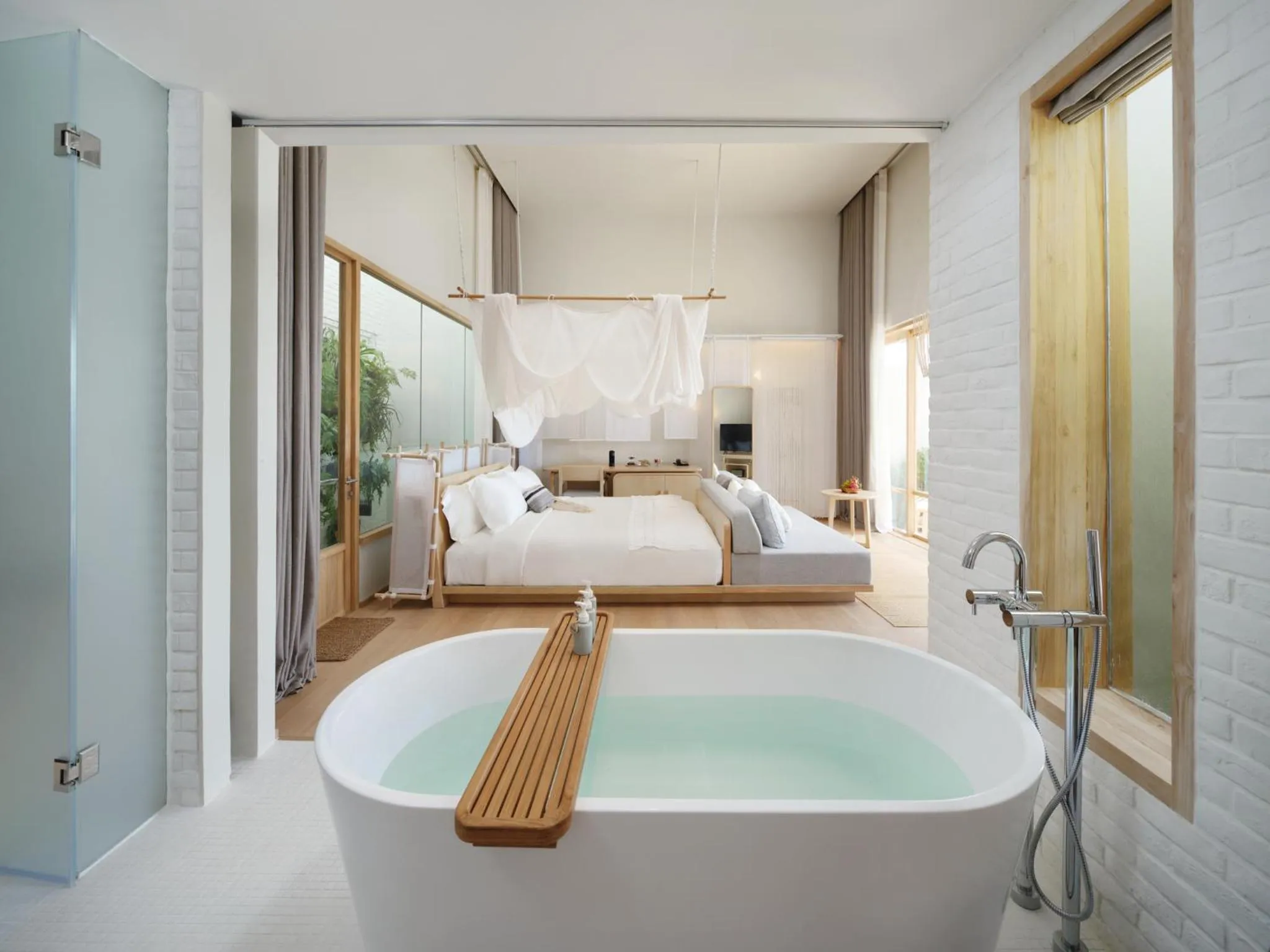 Photo of the whole room, Bed in Sala Bang Pa-In