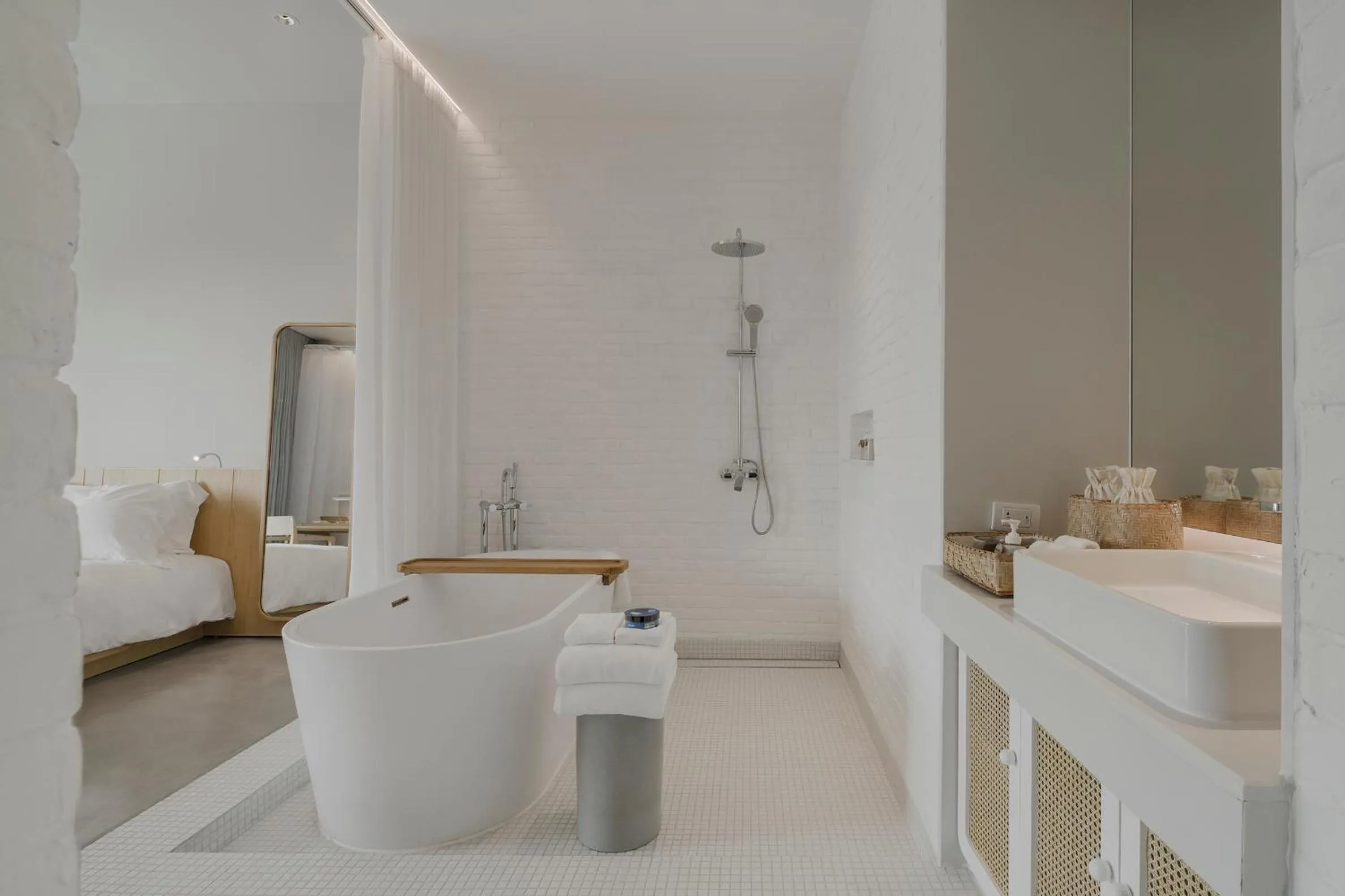 Bathroom, Bed in Sala Bang Pa-In