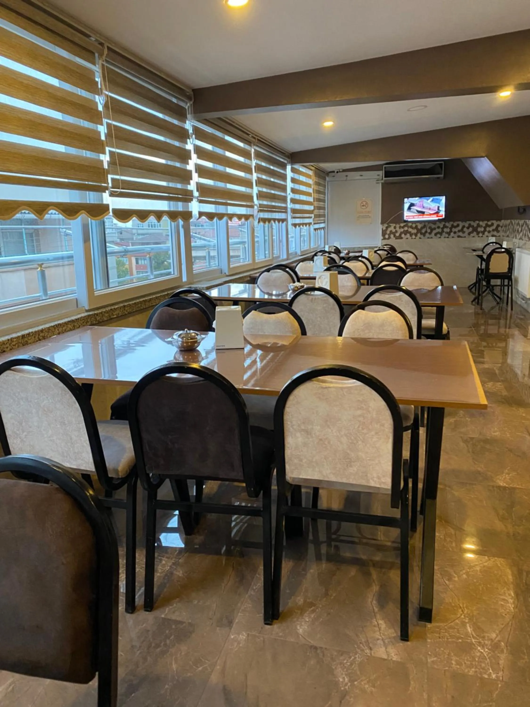 Restaurant/places to eat in HOTEL ÖZSEFA