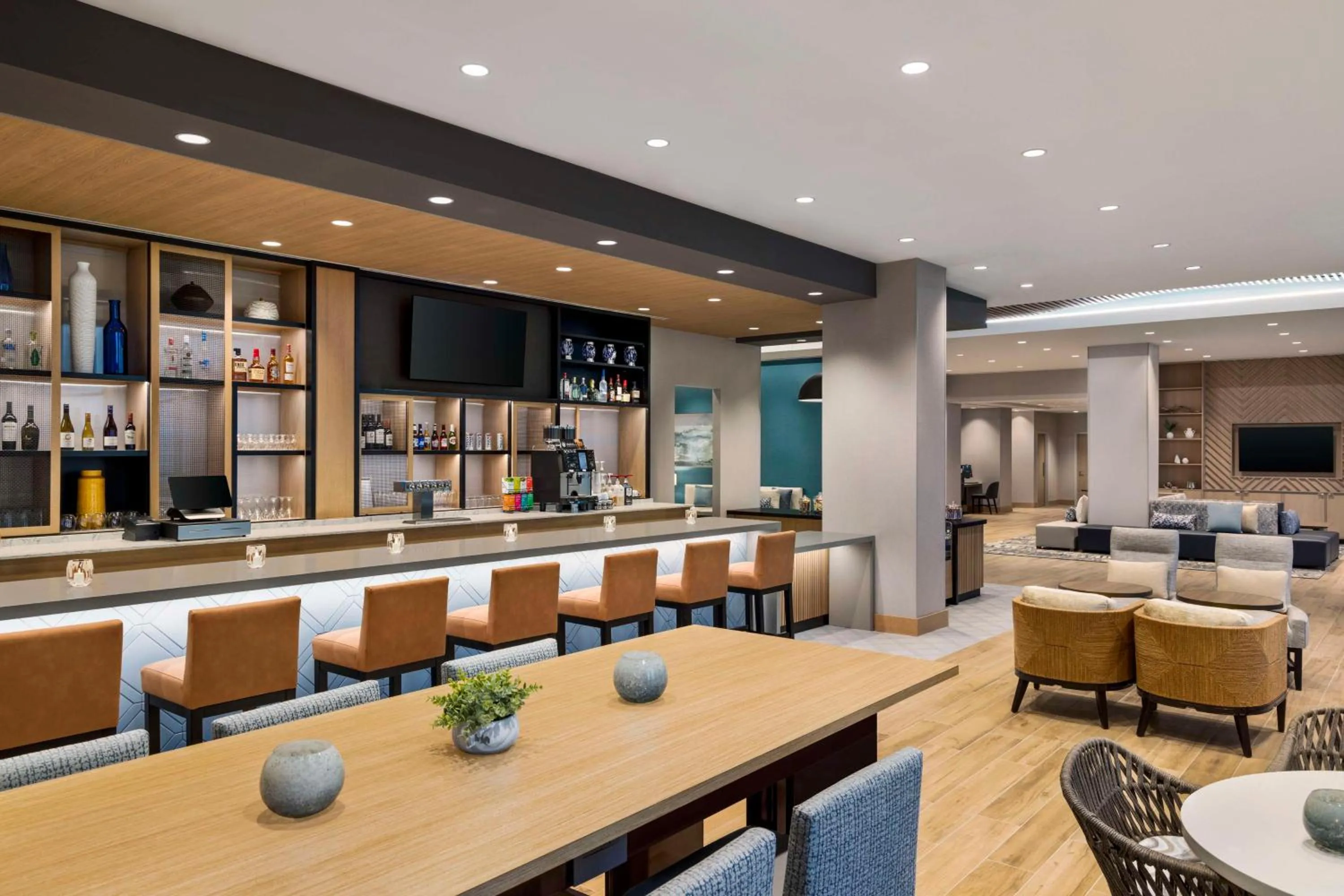 Lounge or bar in Hyatt Place Virginia Beach Oceanfront