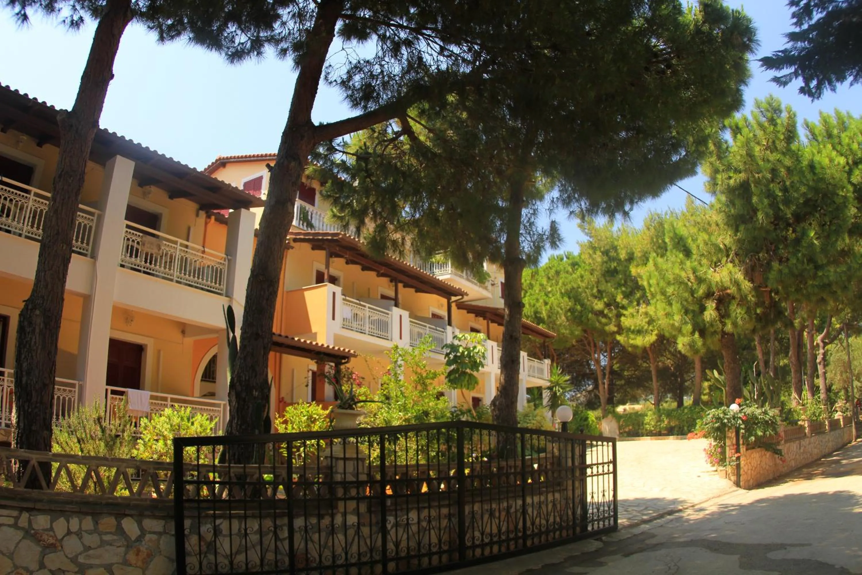 Property building in Pyrgaraki Studios and Apartments