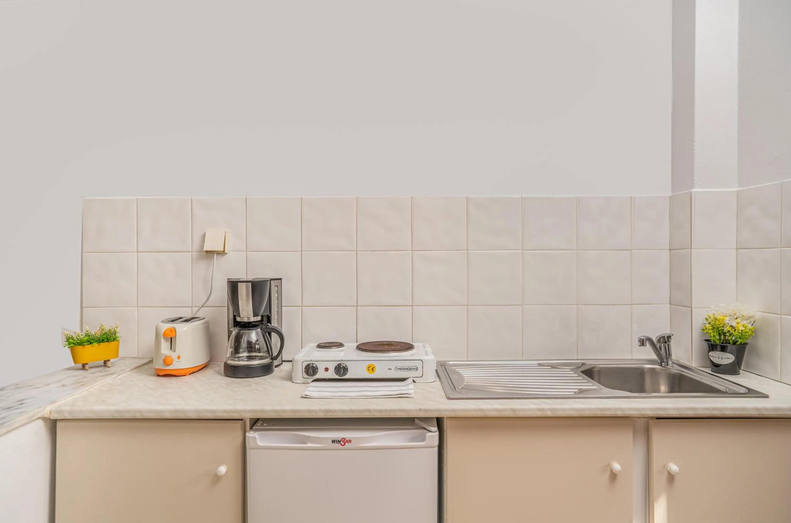 Kitchen or kitchenette in Pyrgaraki Studios and Apartments