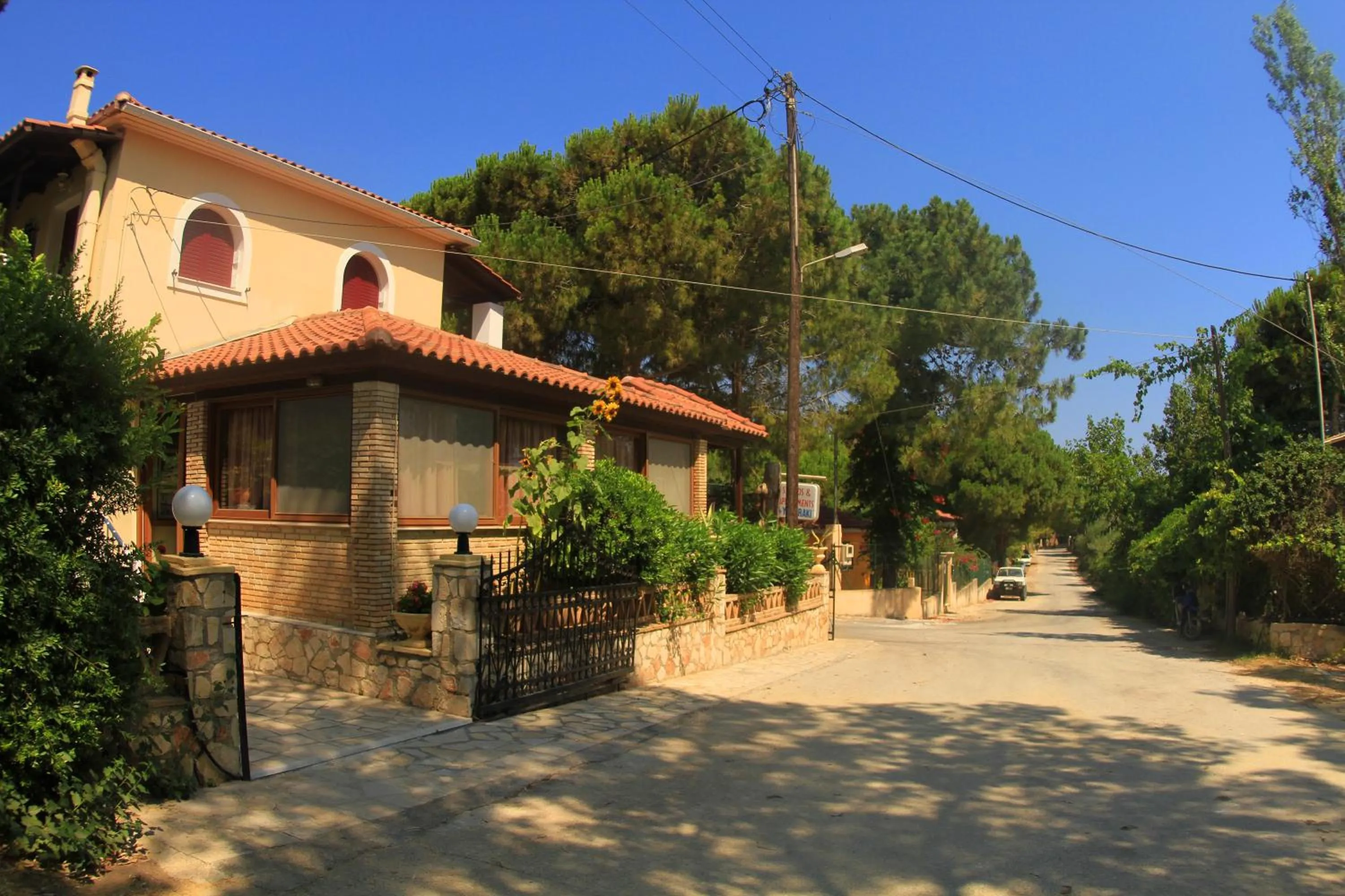 Property building in Pyrgaraki Studios and Apartments