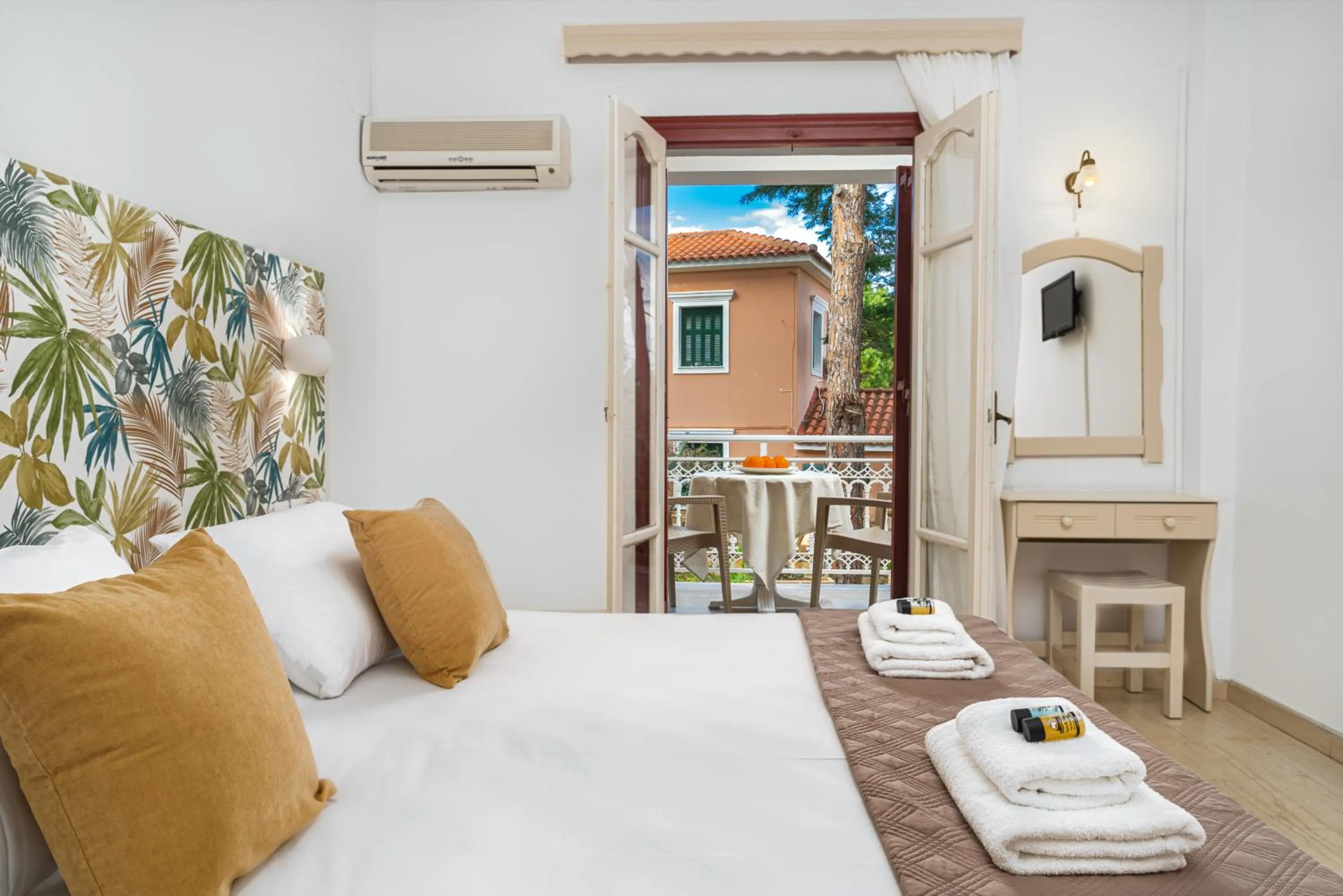 Photo of the whole room, Bed in Pyrgaraki Studios and Apartments