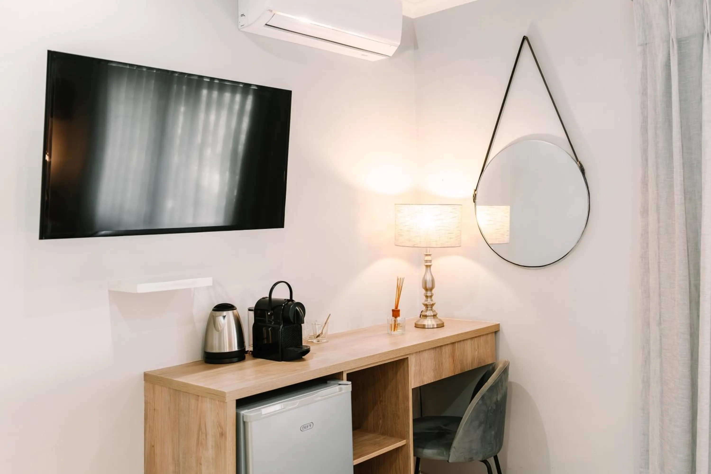 TV and multimedia in The Salene Hotel & Apartments