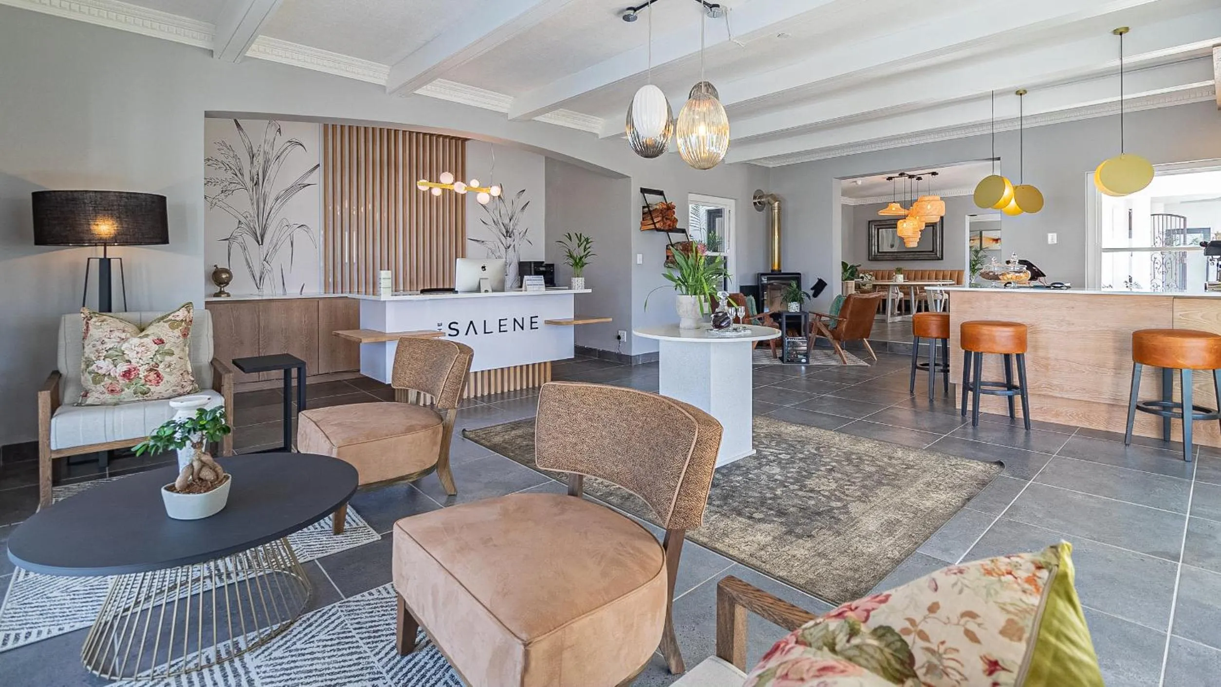 Restaurant/places to eat in The Salene Hotel & Apartments