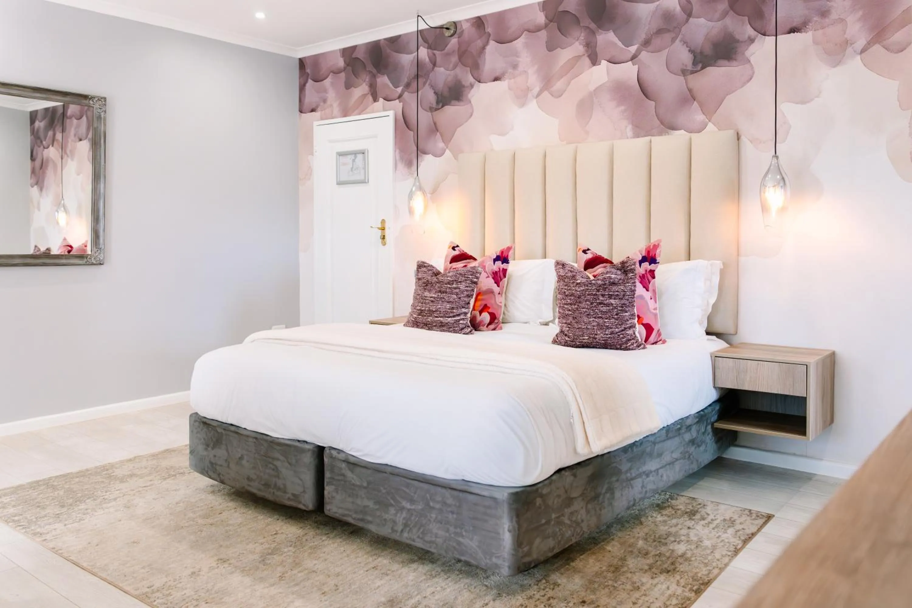 Seating area, Bed in The Salene Hotel & Apartments