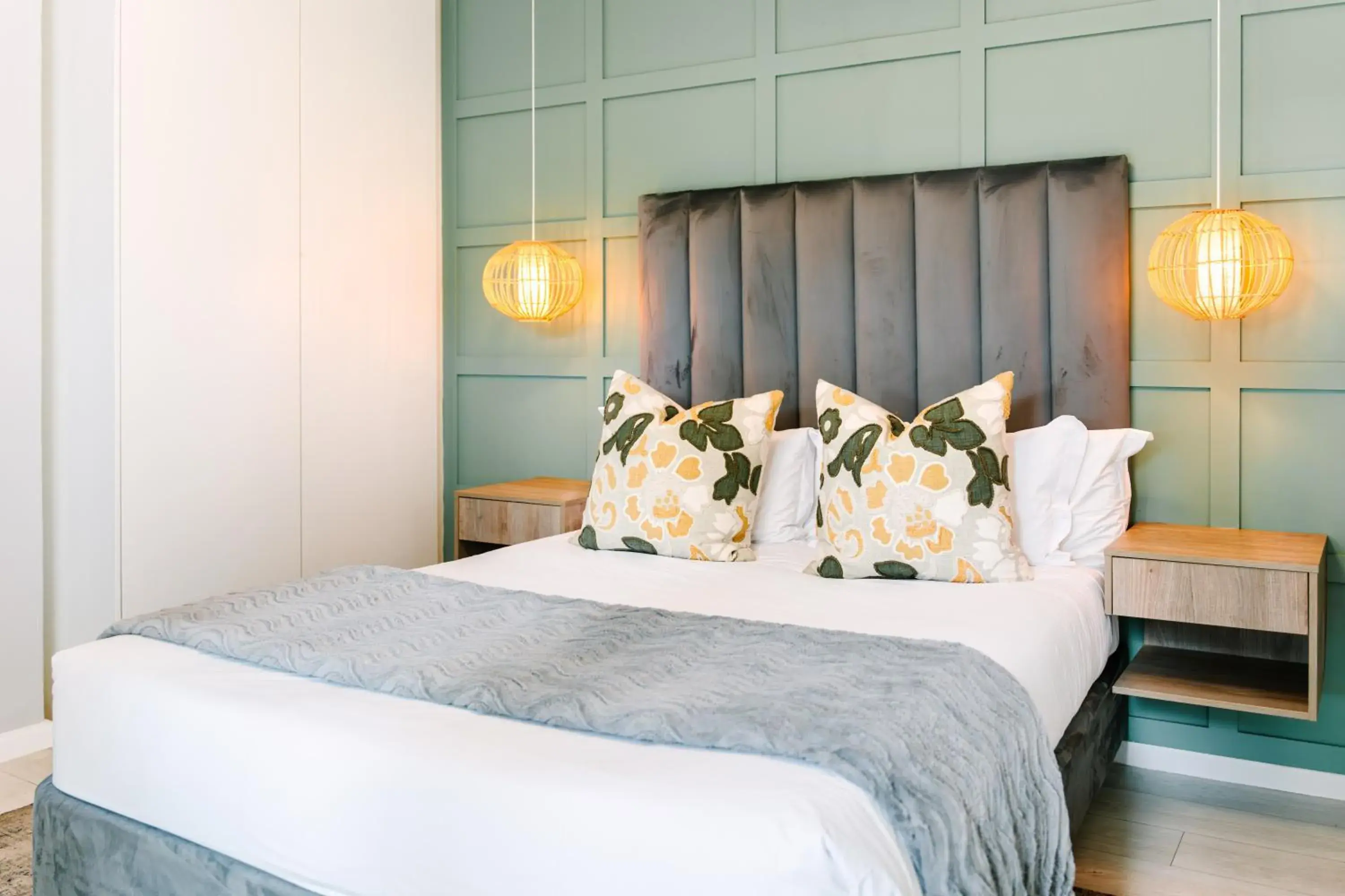 Standard Queen Room - single occupancy in The Salene Hotel & Apartments Standard Queen Room - single occupancy in The Salene Hotel & Apartments