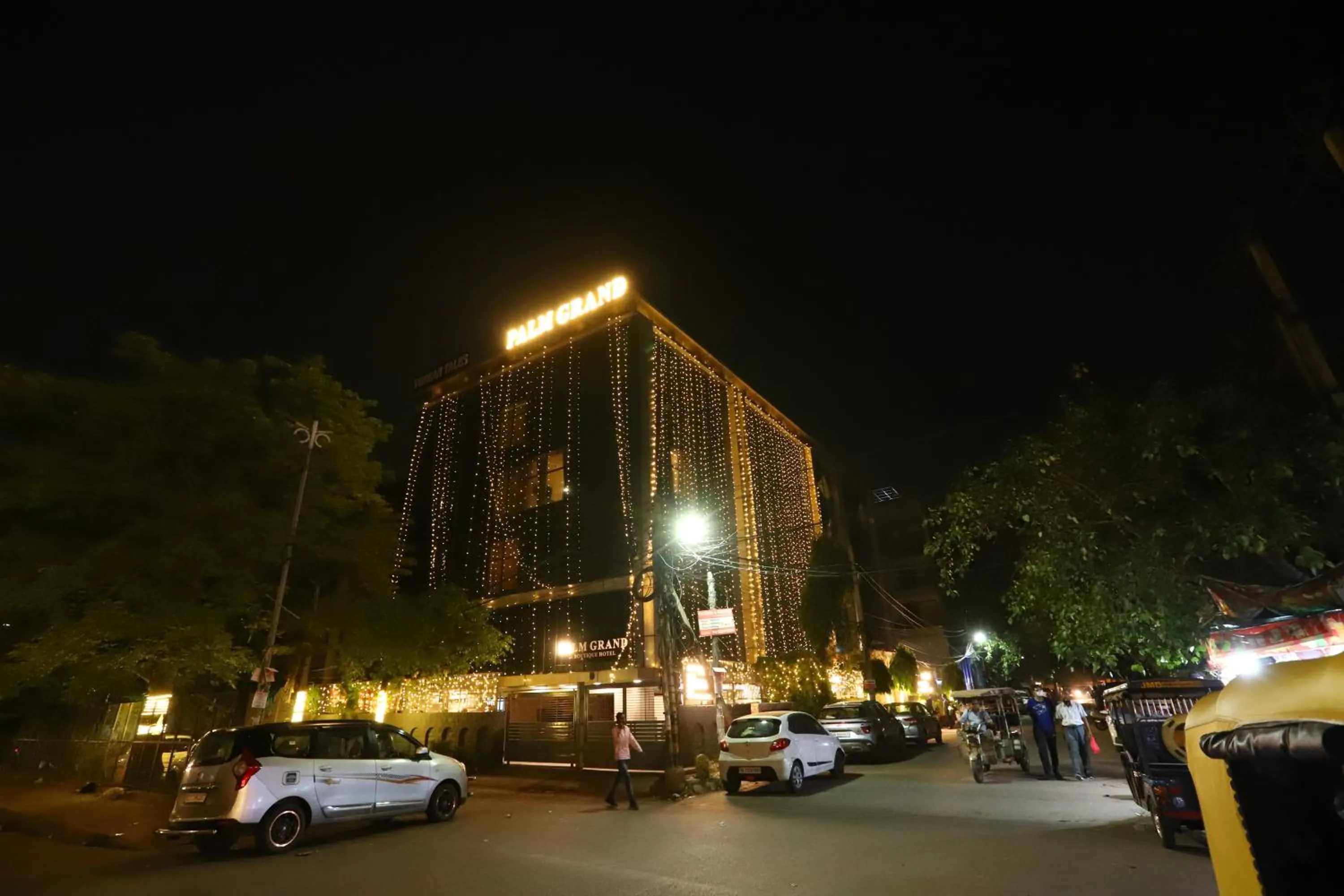 Property building in Hotel Palm Grand Naraina New Delhi - Couple Friendly Local IDs Accepted
