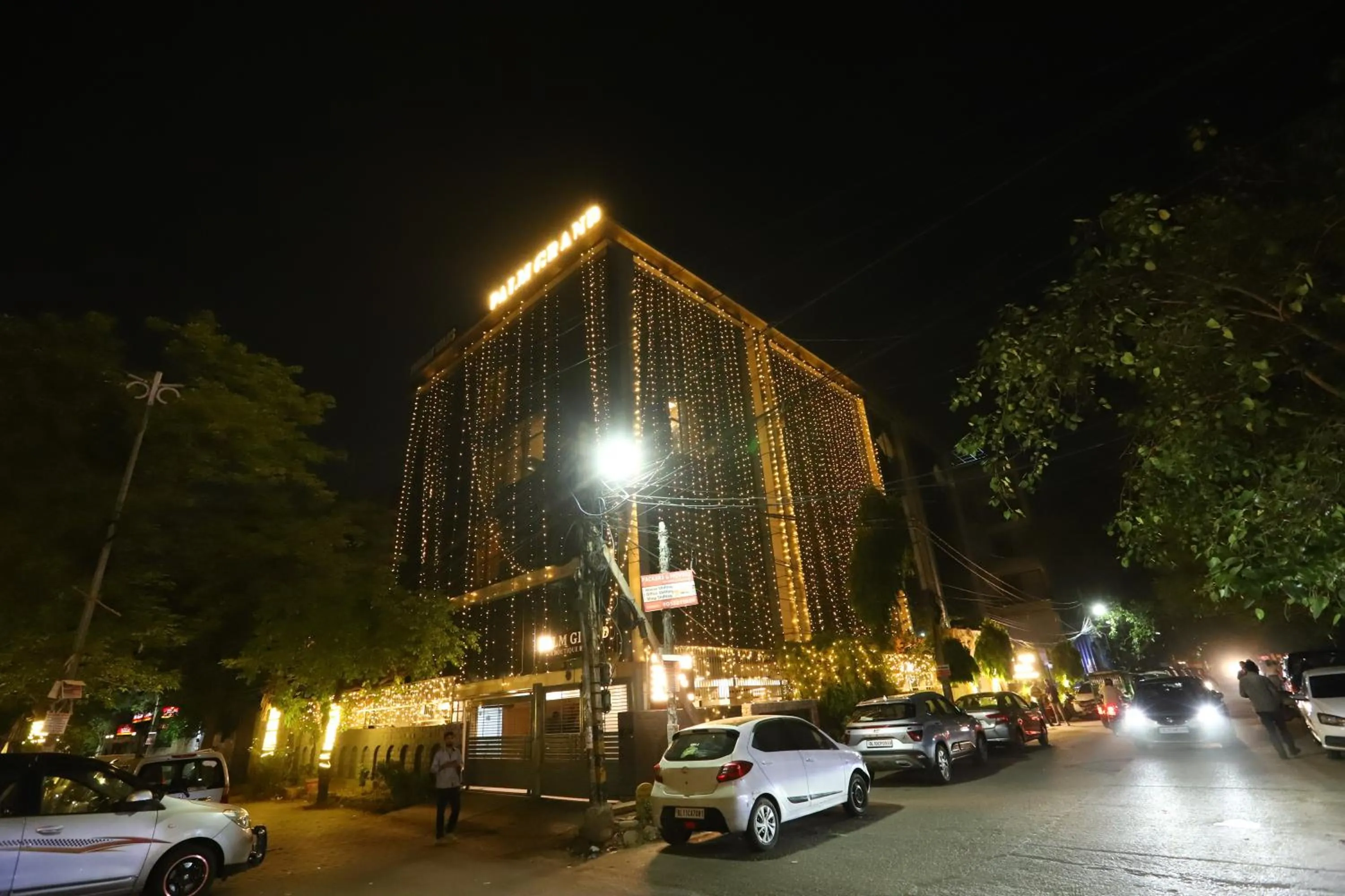 Property building in Hotel Palm Grand Naraina New Delhi - Couple Friendly Local IDs Accepted