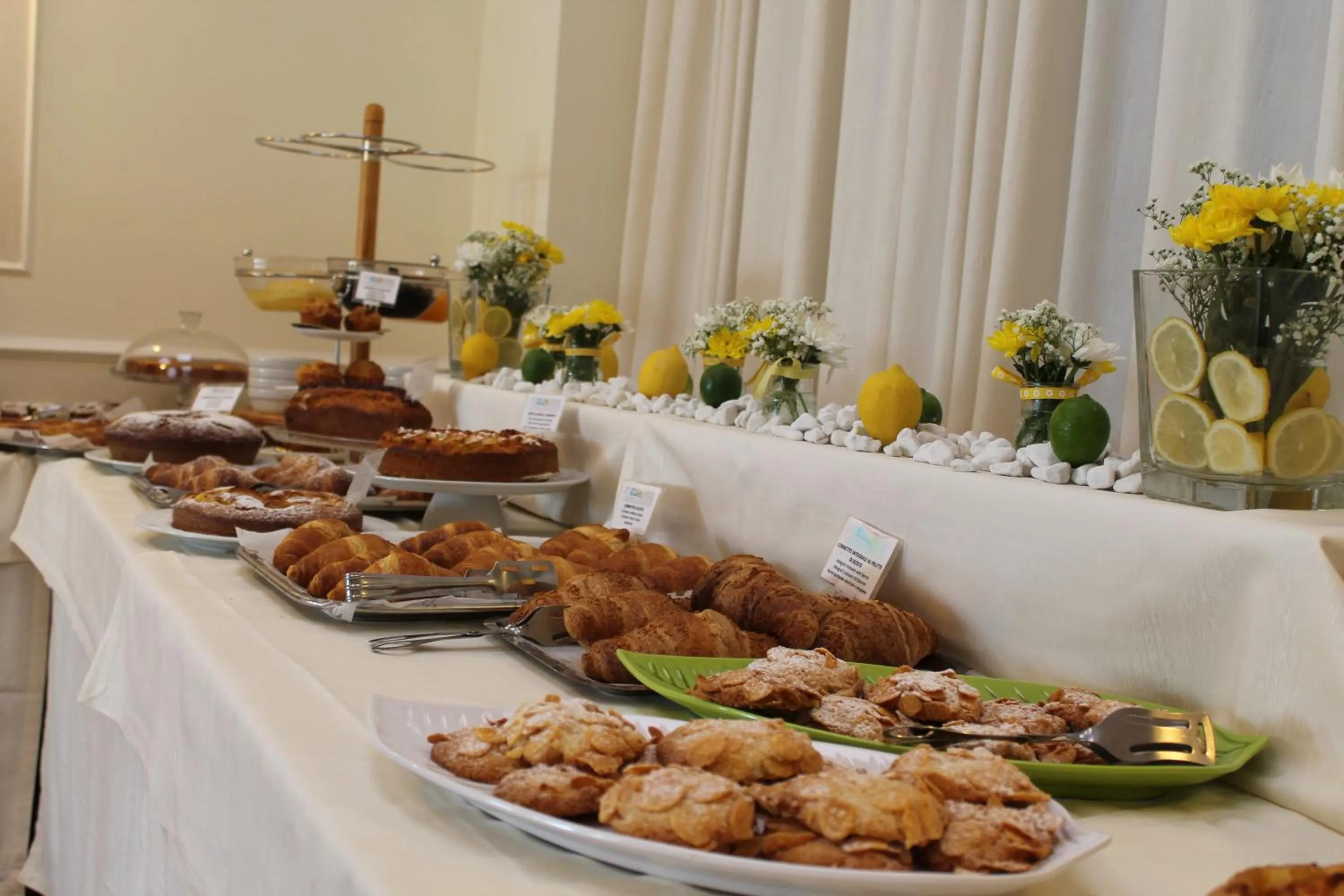 Continental breakfast in Hotel Terme Alexander
