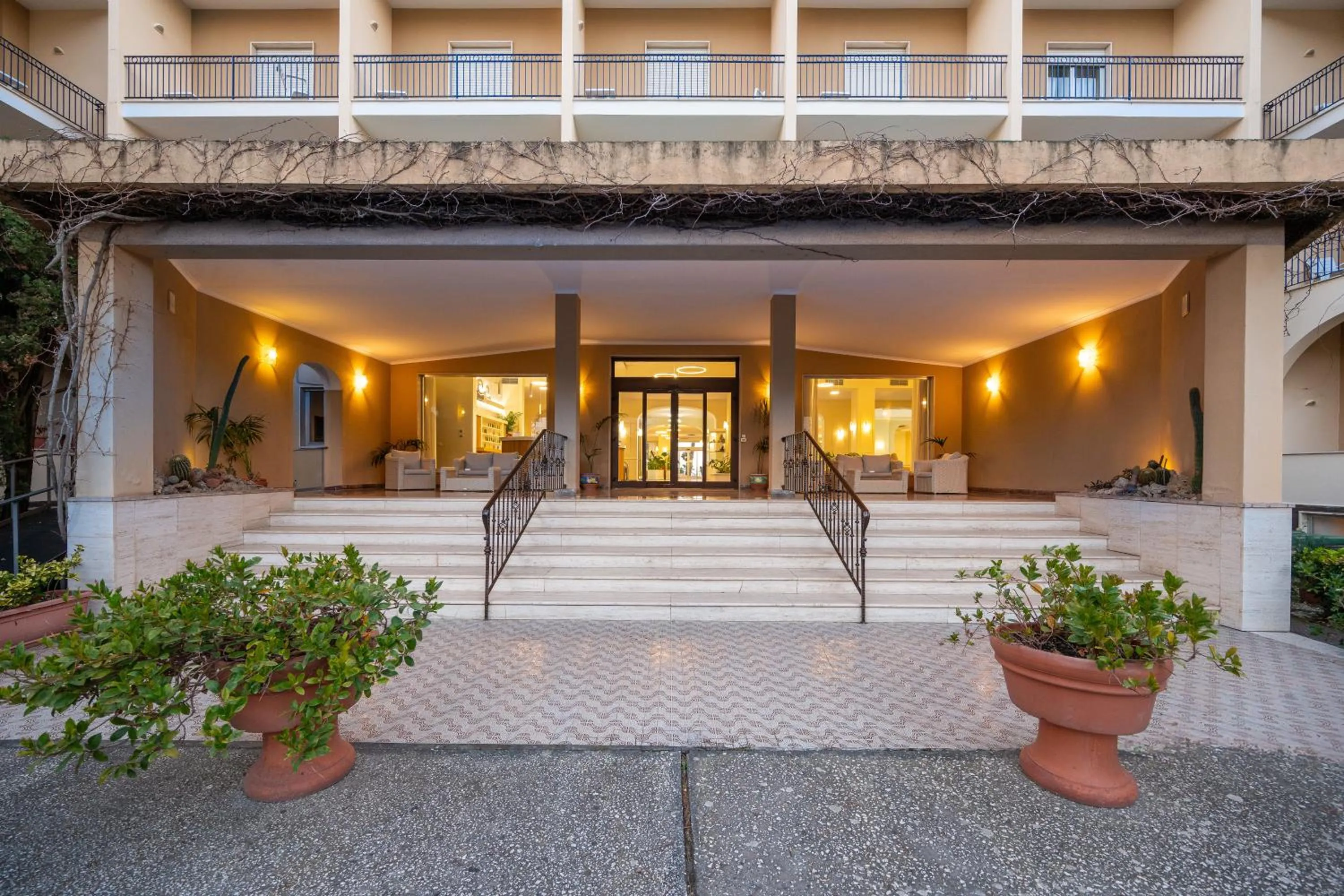 Facade/entrance in Hotel Terme Alexander