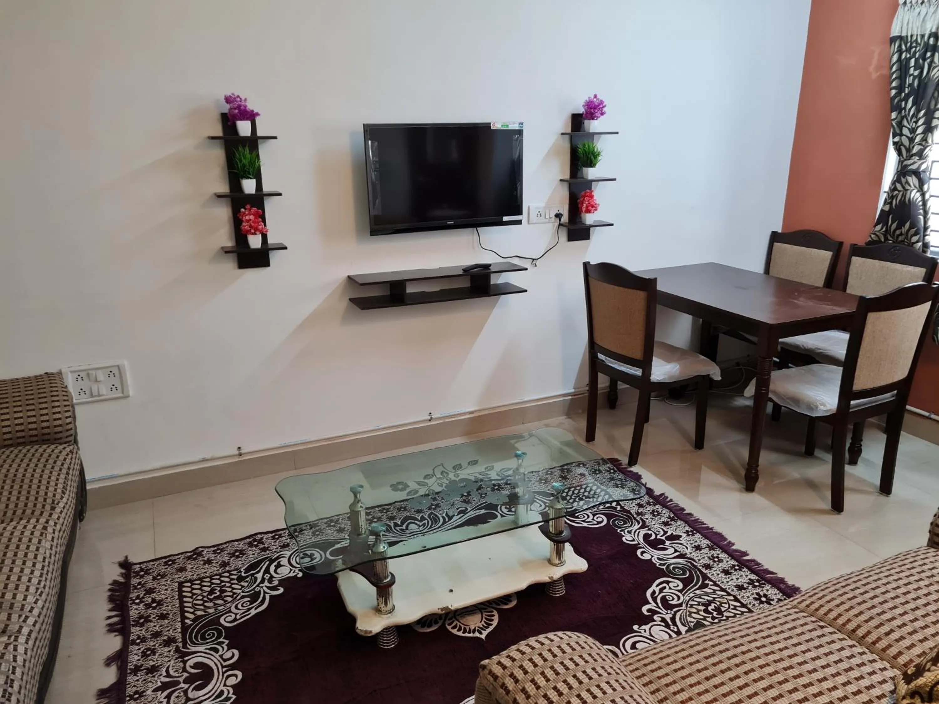 TV and multimedia in S4 Sruthi Service Apartments