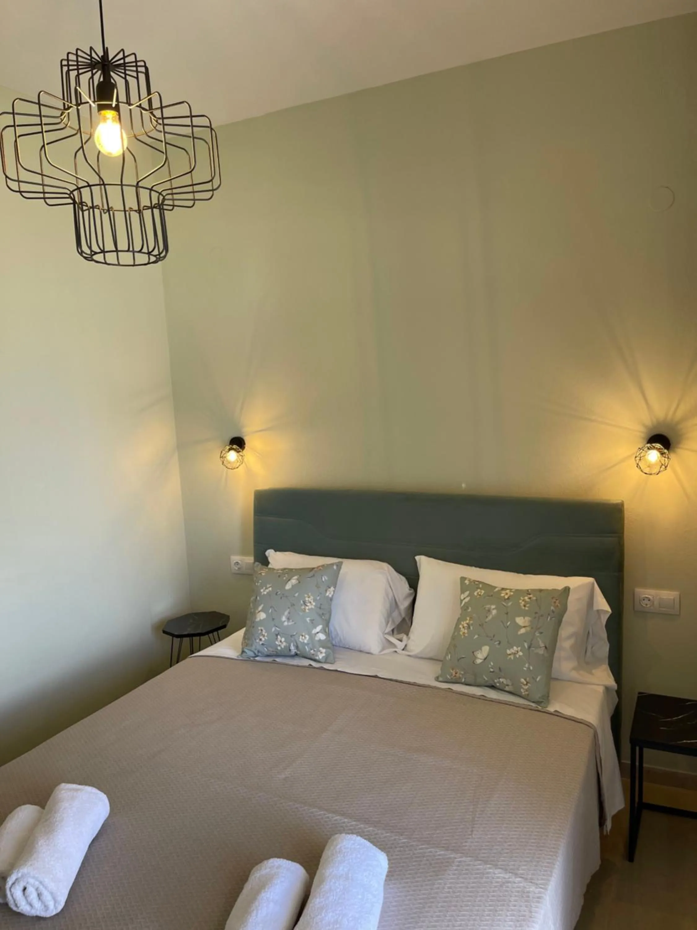 Bedroom, Bed in Garden View Apartments by nikolis
