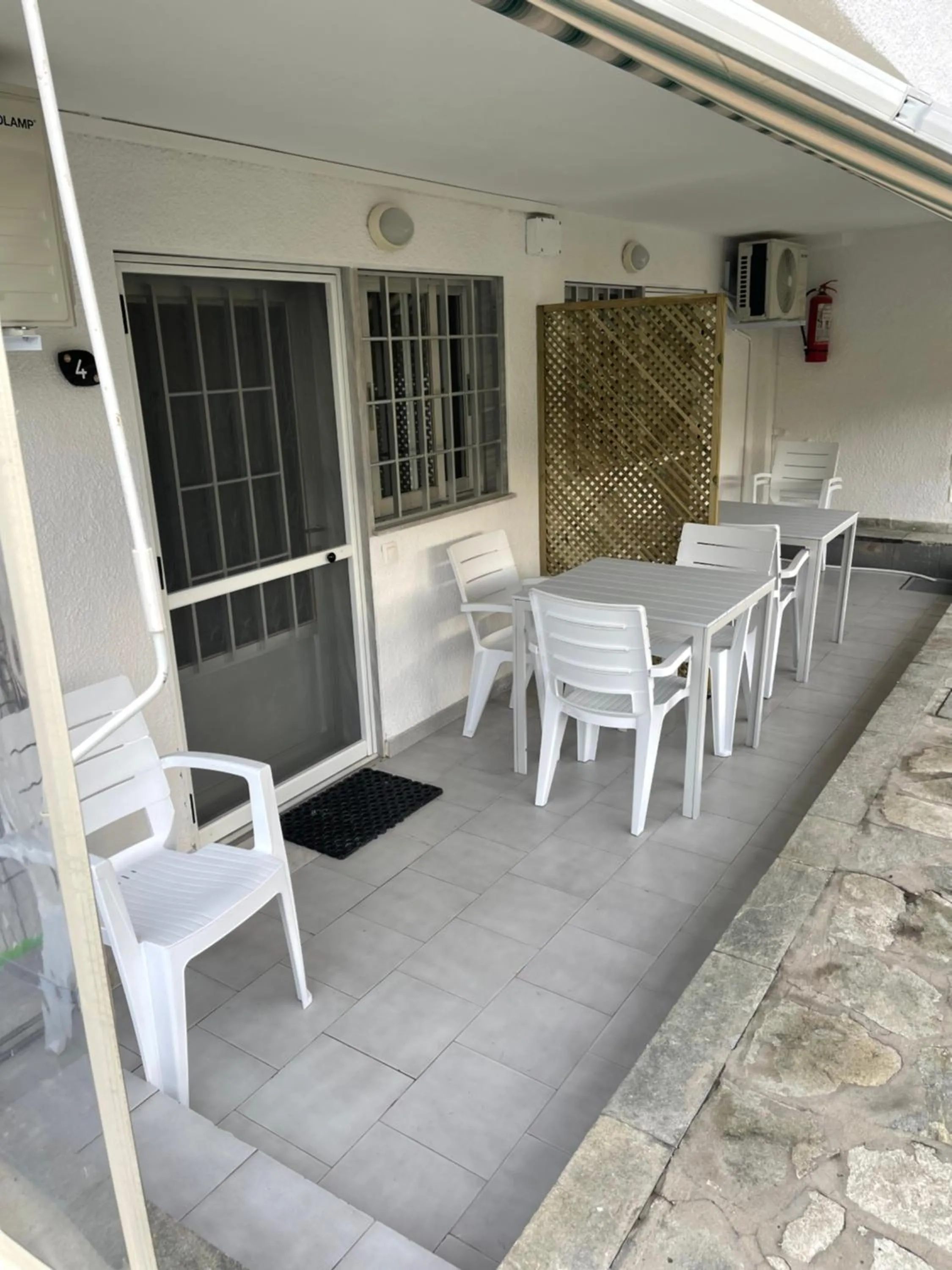 Balcony/Terrace in Garden View Apartments by nikolis