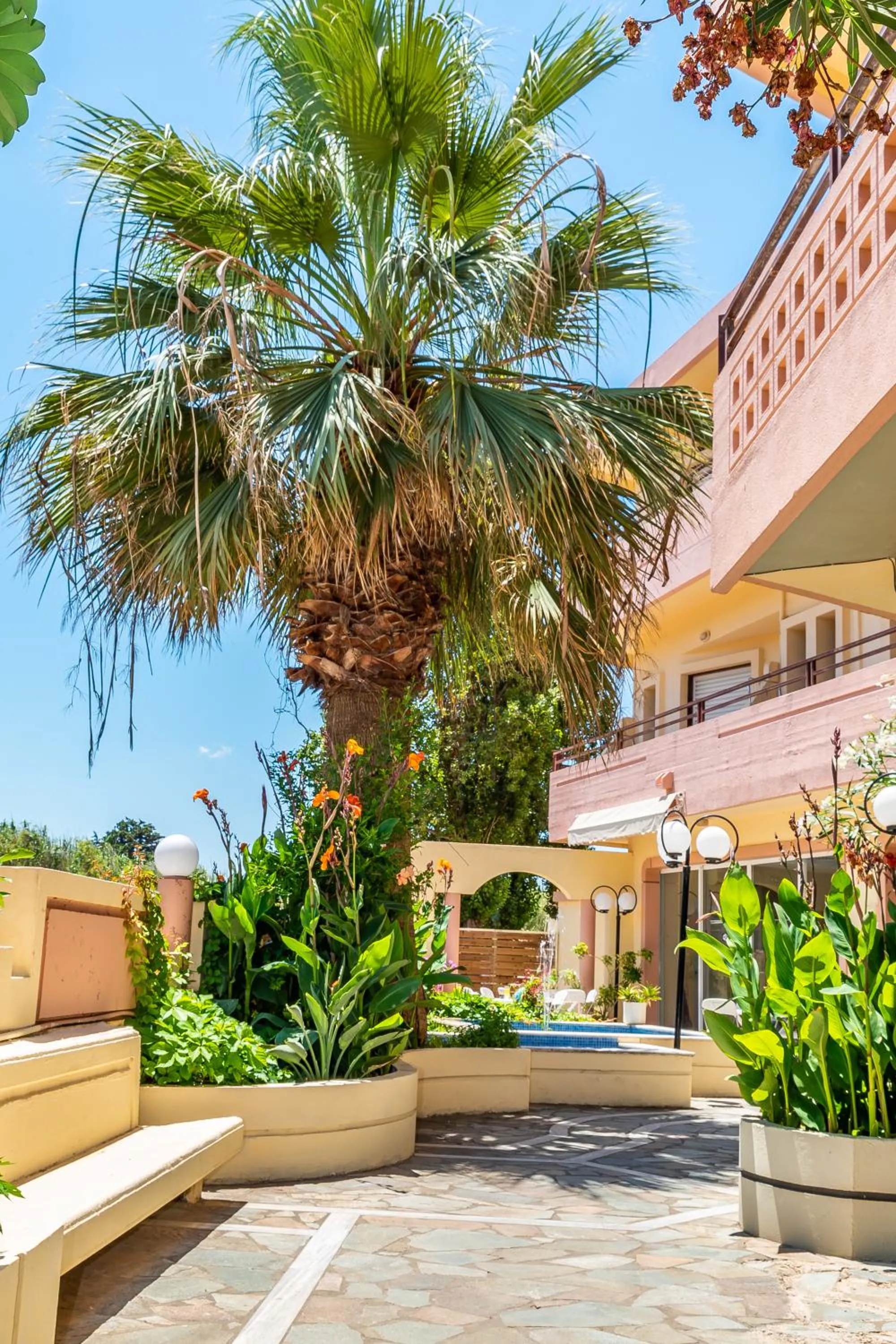 Louladakis Apartments