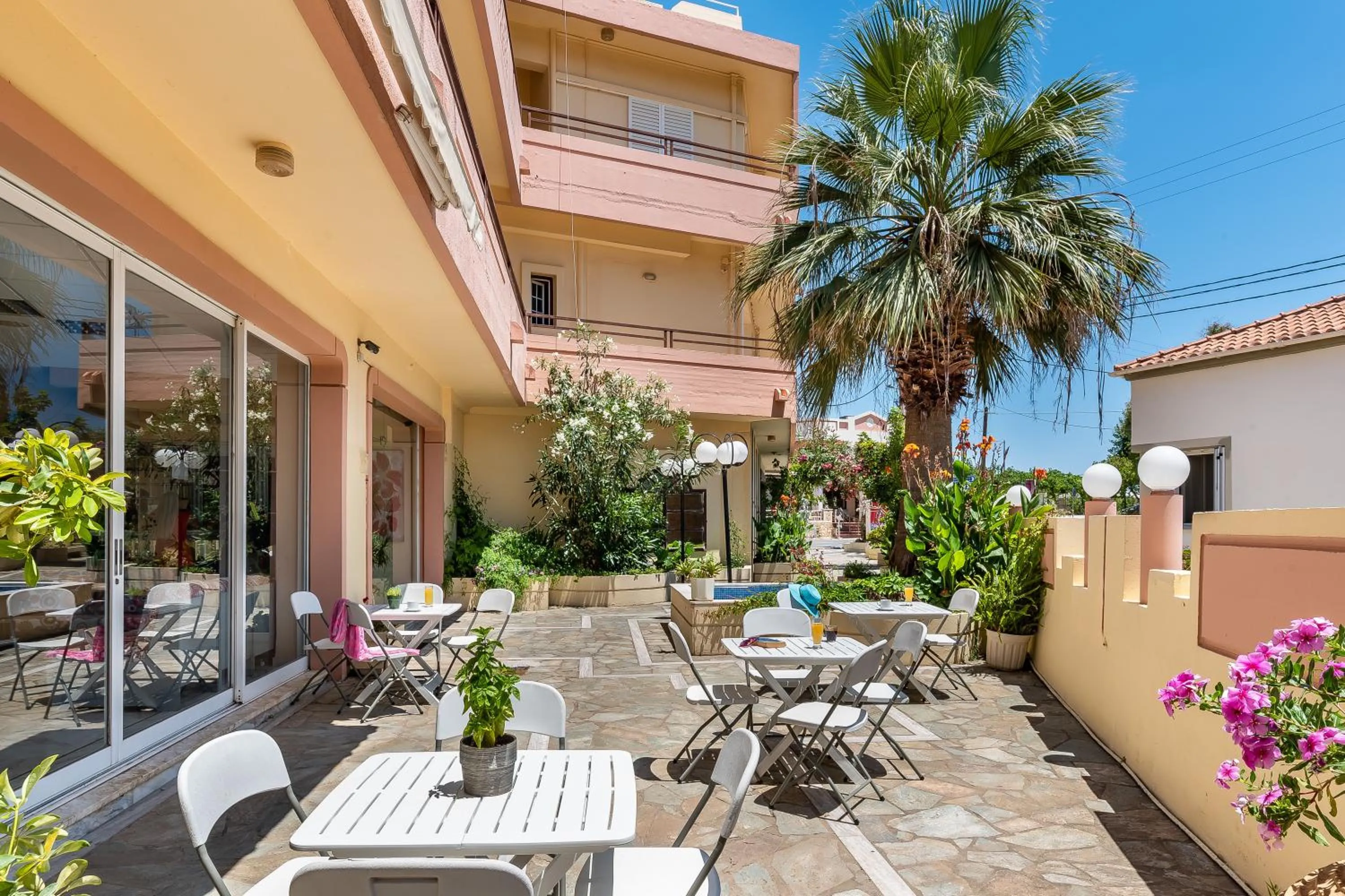 Louladakis Apartments