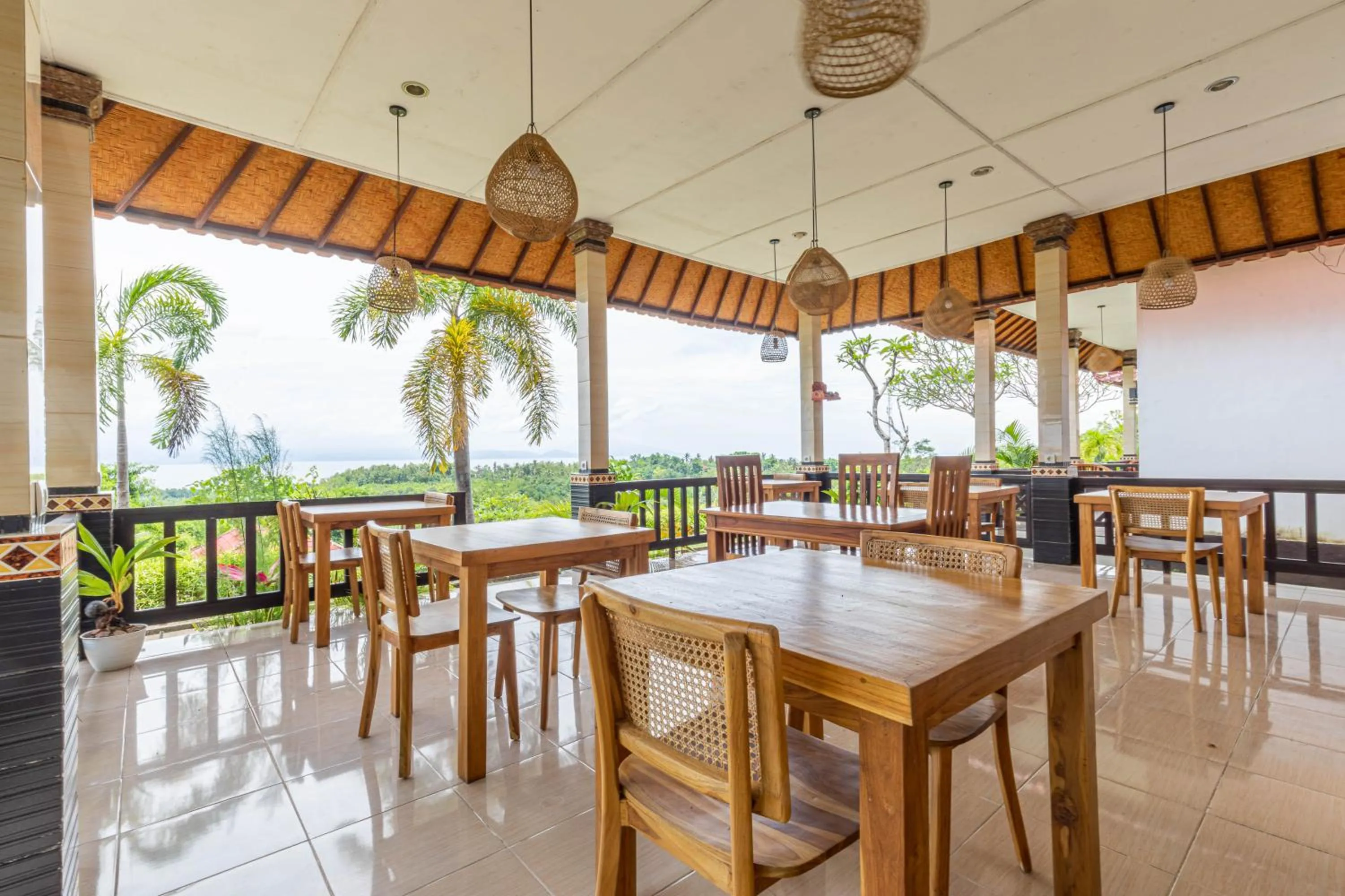 Restaurant/places to eat in Sarivanna Penida