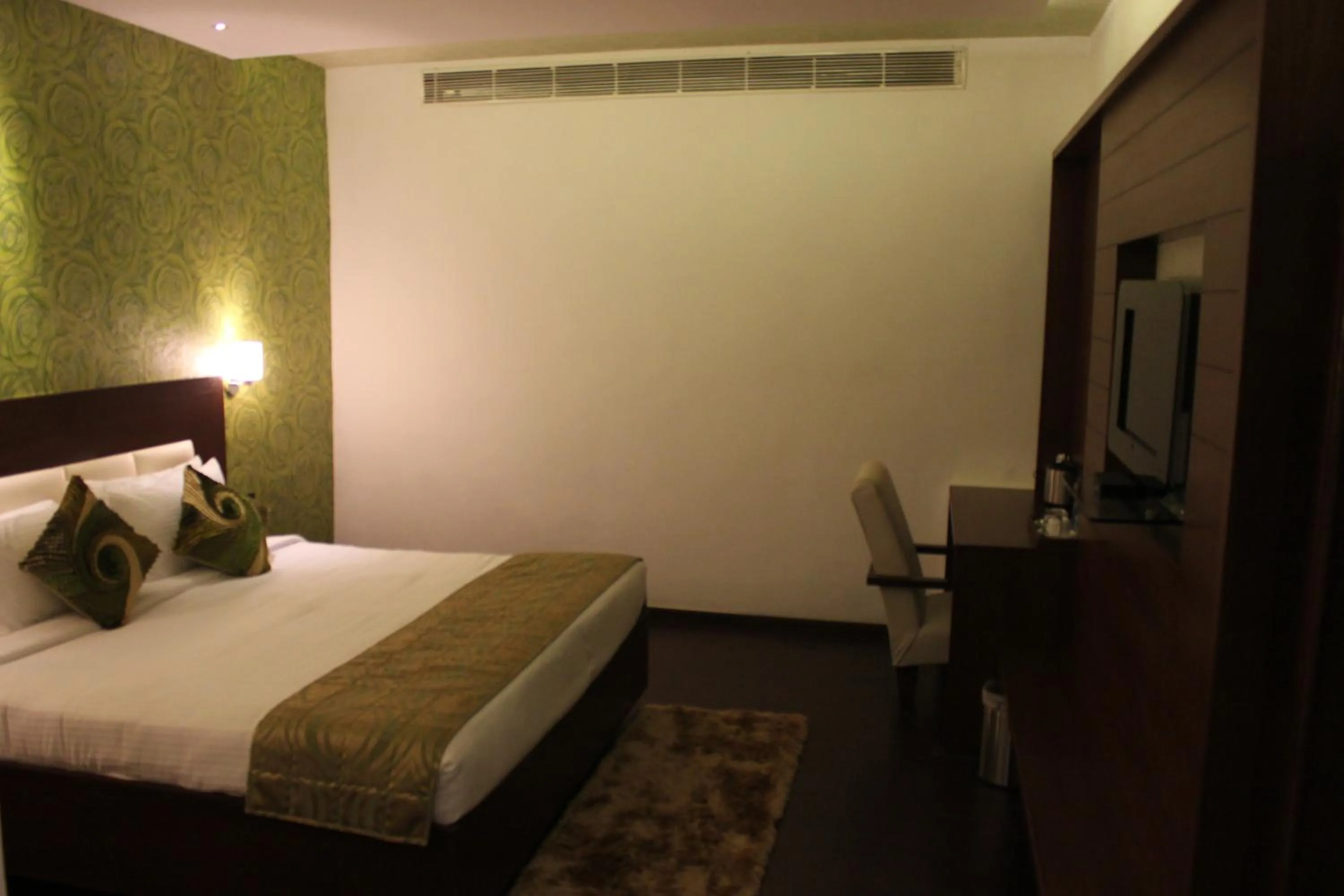 Bed in Tabla Pride Hotels & Spa