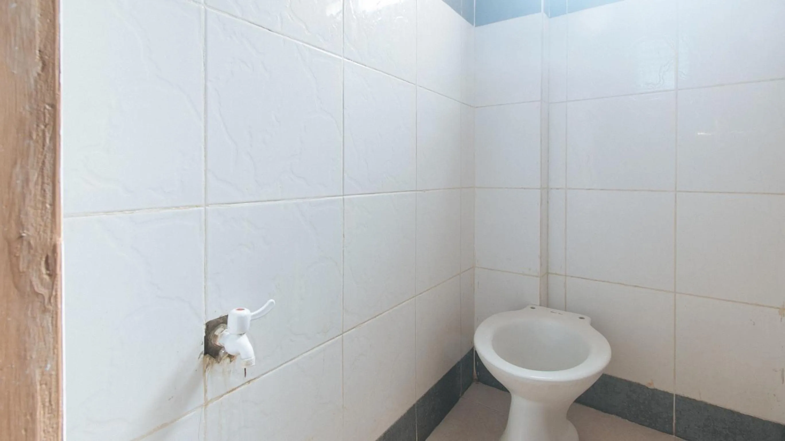 Toilet in Dreiven Residences Sta. Mesa