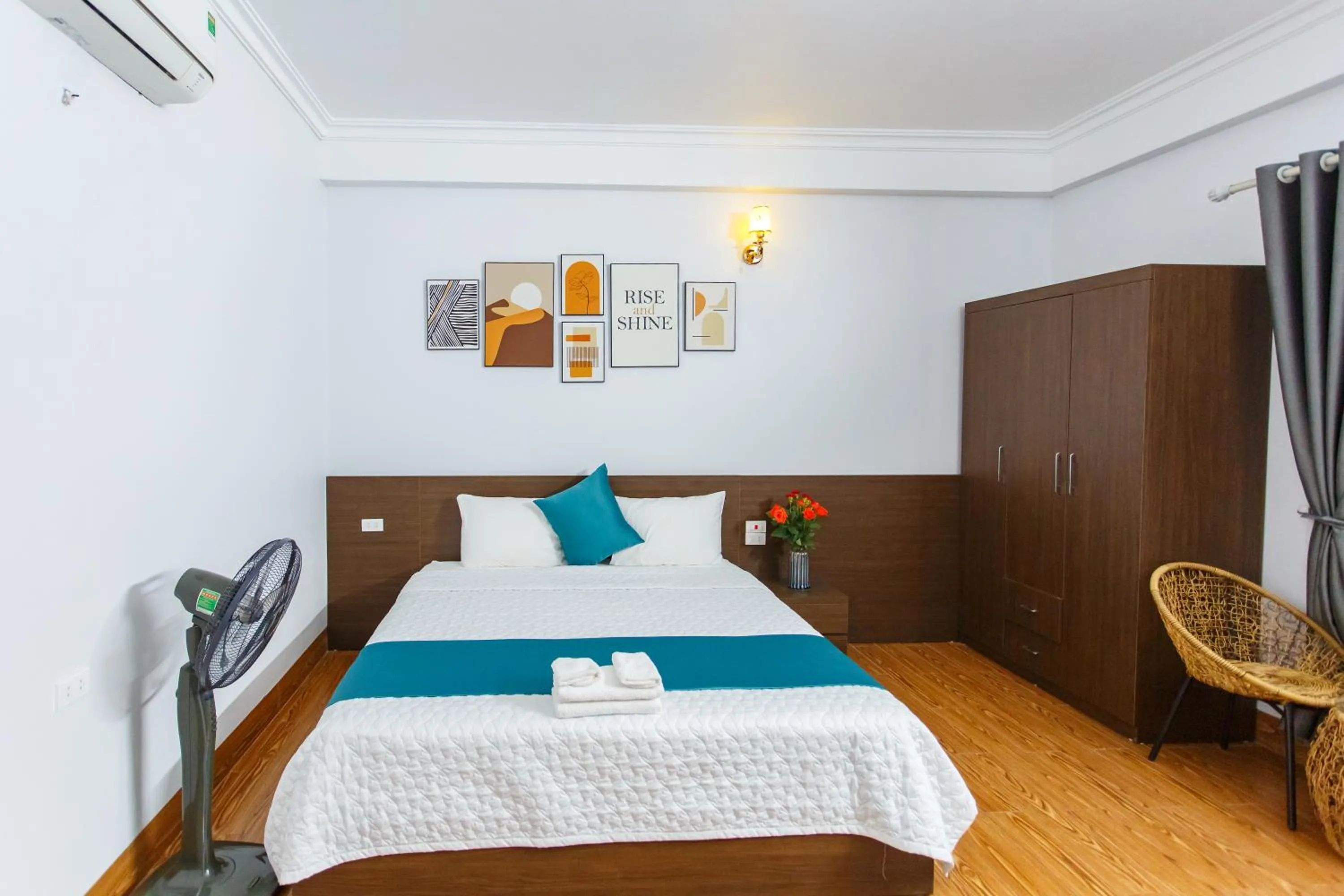 Bed in Blue Eyes Hotel