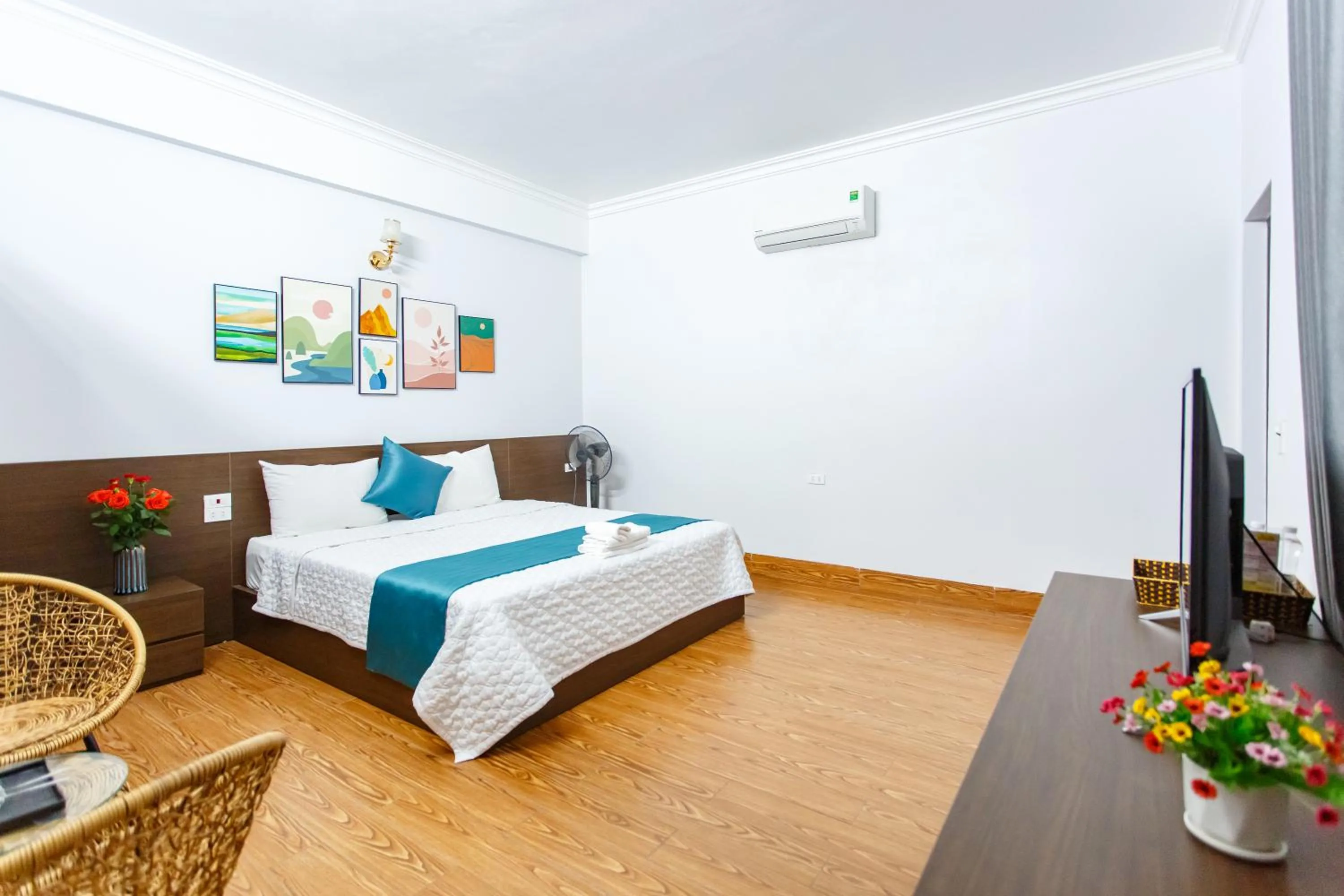 Bed in Blue Eyes Hotel