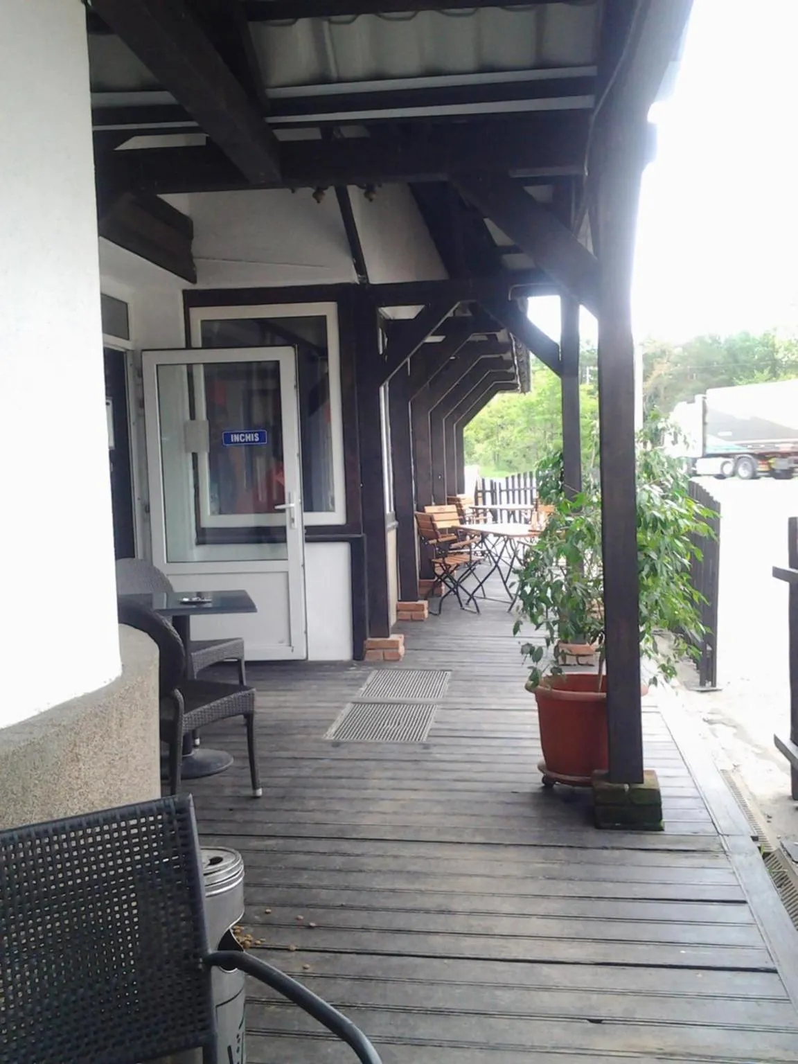 Balcony/Terrace in Motel Traffic