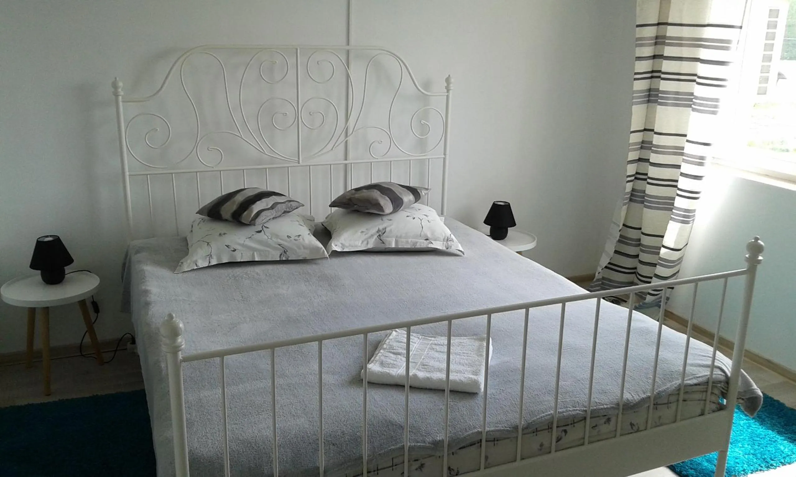 Bed in Motel Traffic