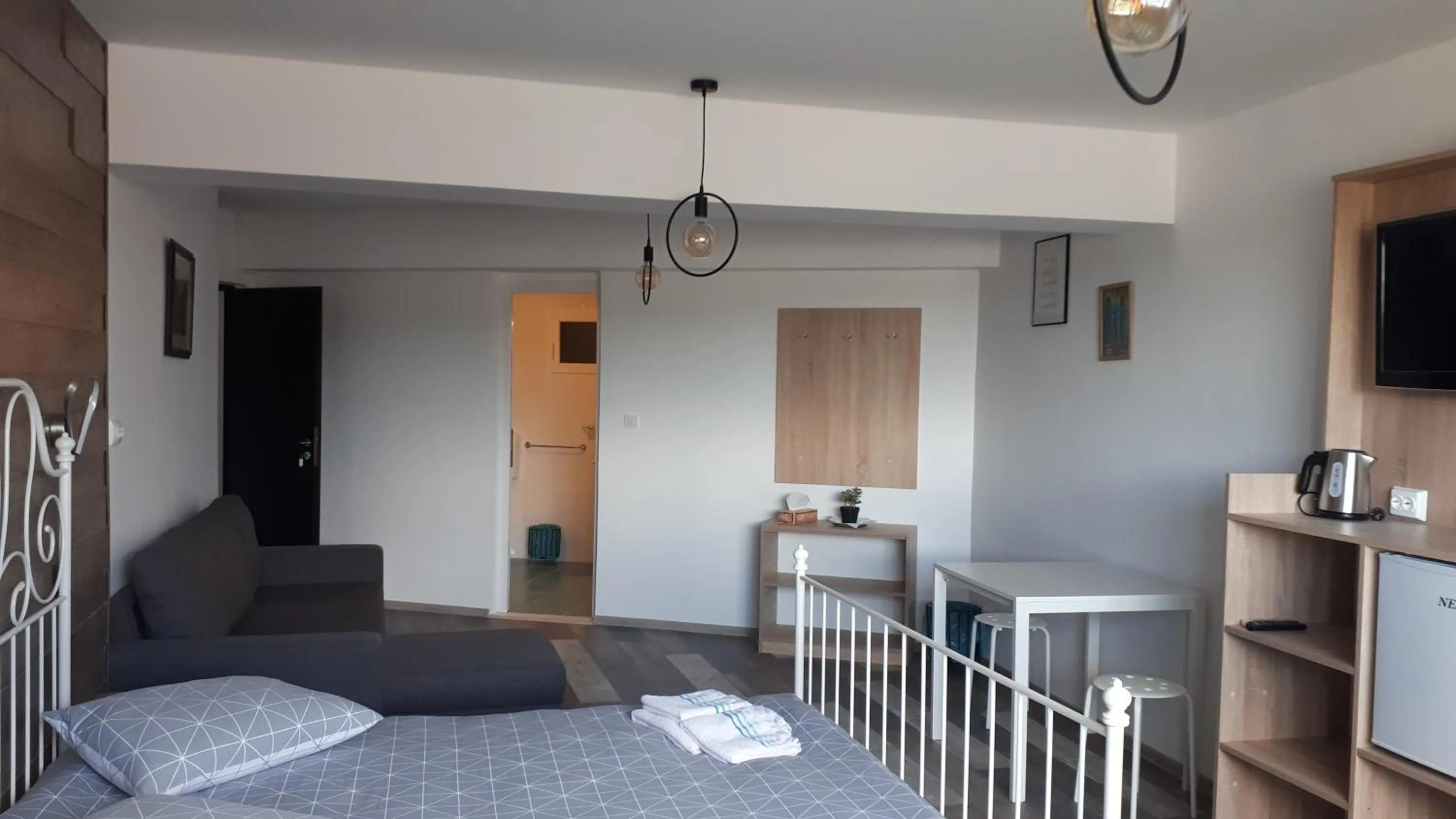 Bed in Motel Traffic