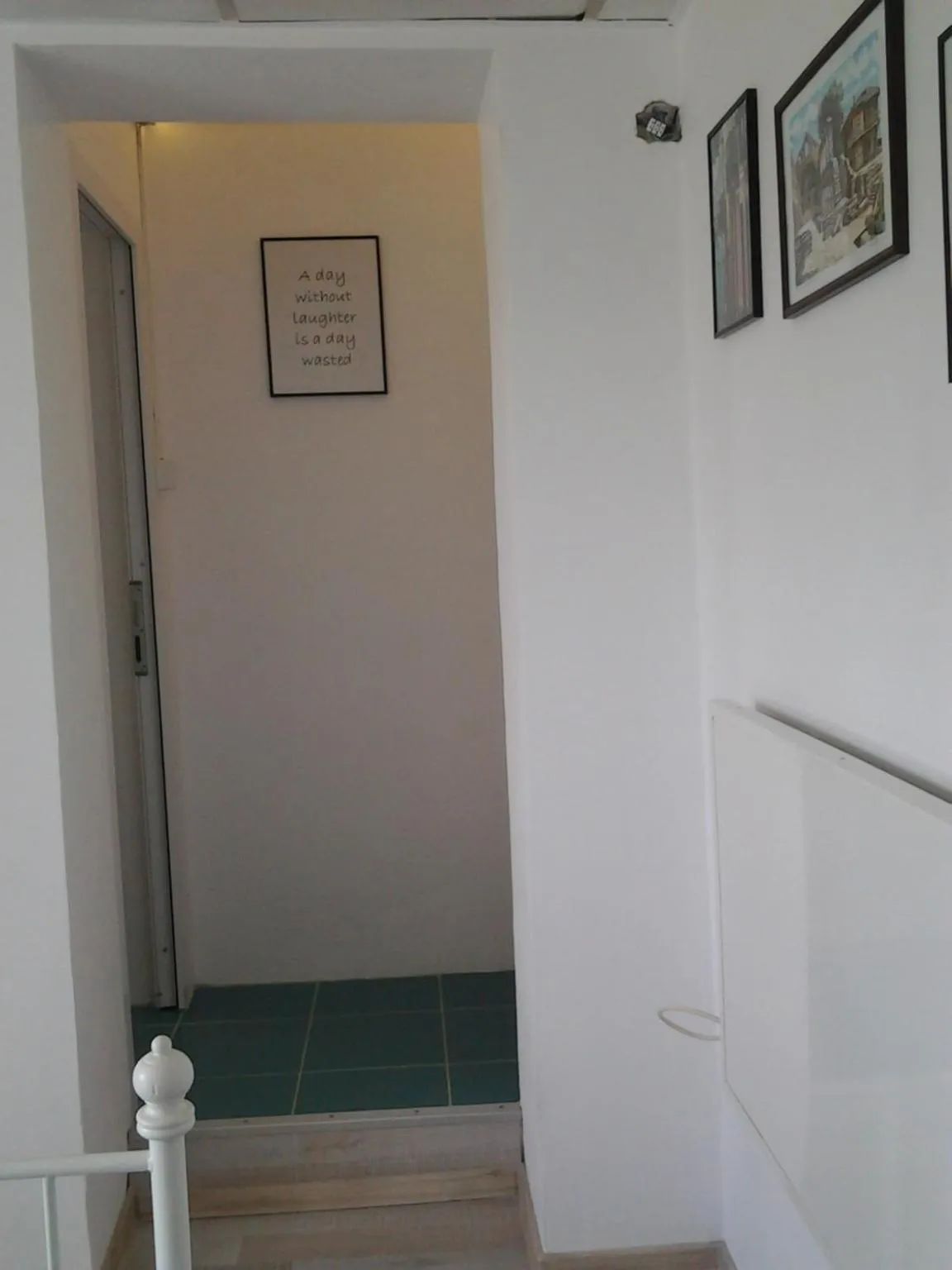 Decorative detail in Motel Traffic